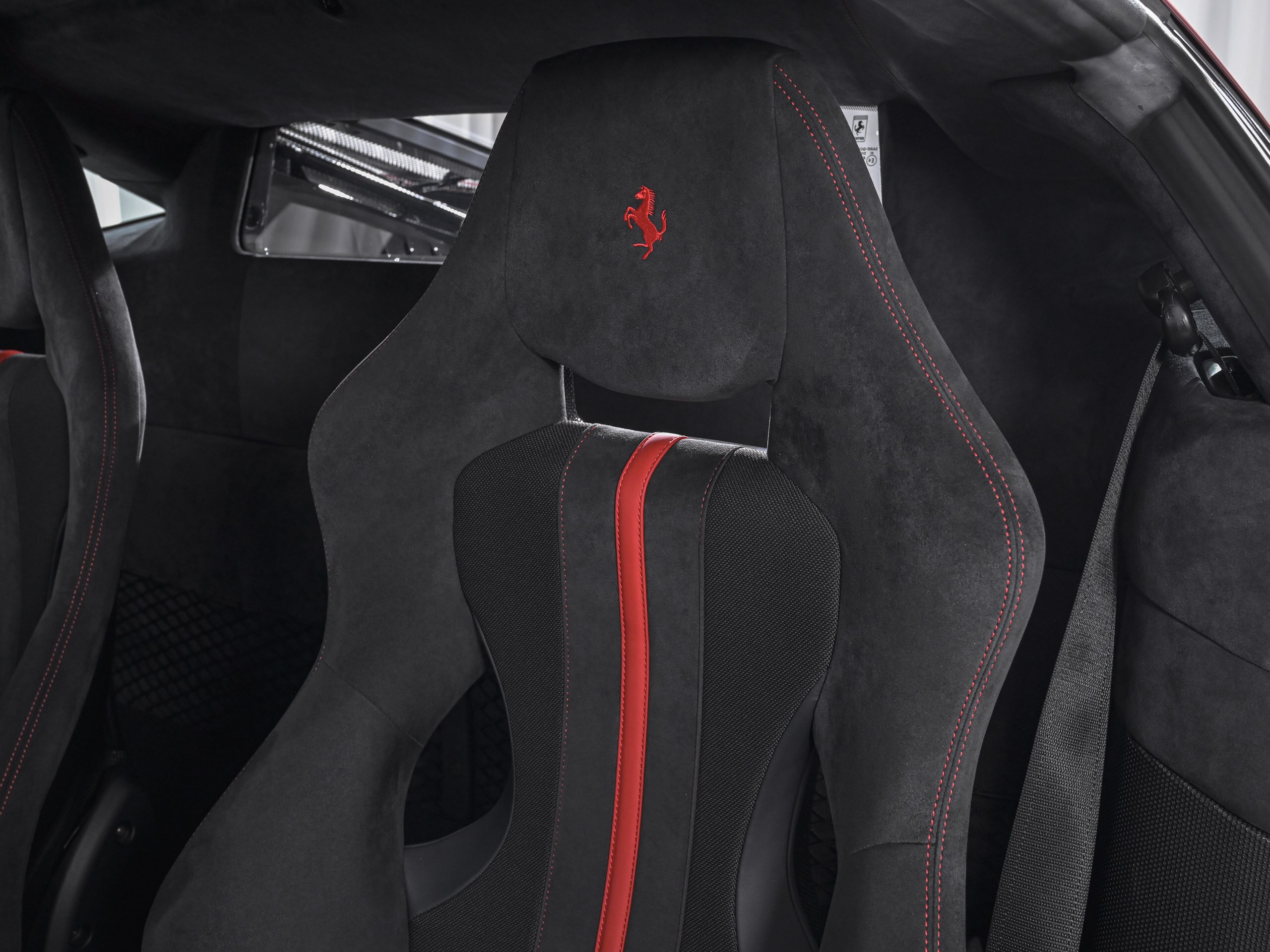 2020 Ferrari 488 Pista — Photo 14 / 30