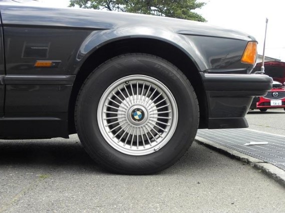 1990 BMW 750i — Photo 9 / 22