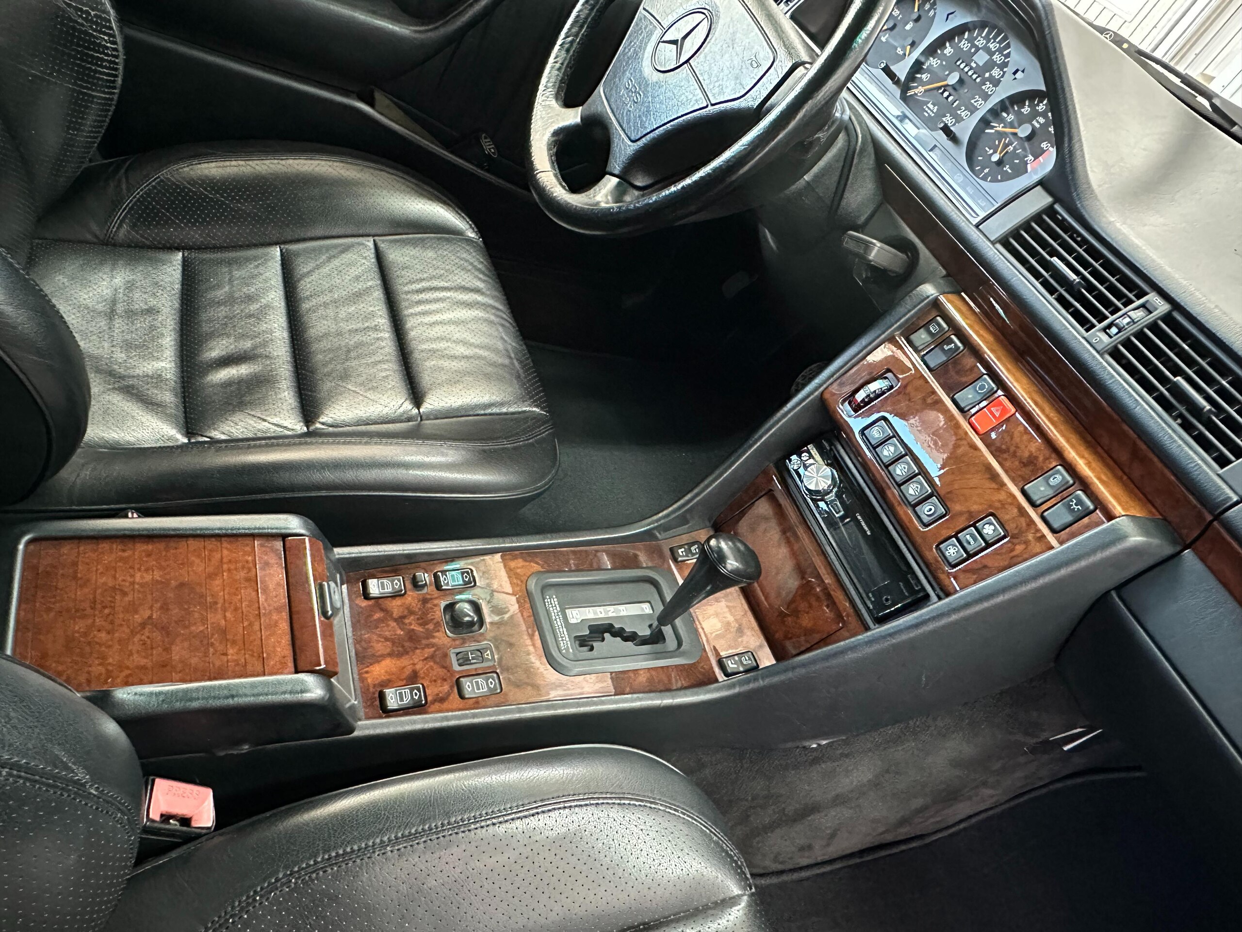 1993 Mercedes Benz E500 — Photo 10 / 18