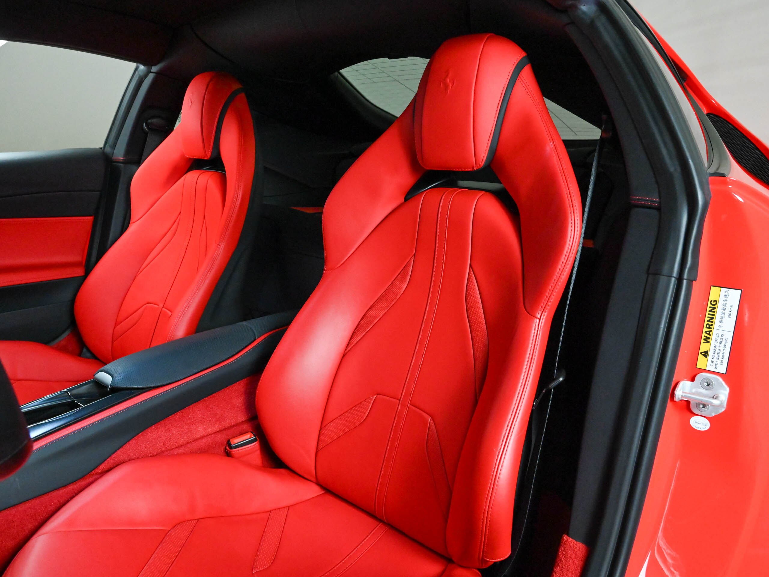 2019 Ferrari 812 Superfast — Photo 9 / 21