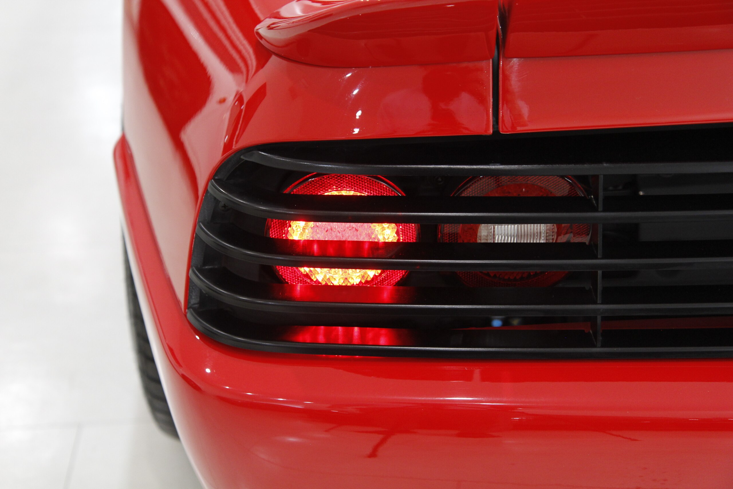 1990 Ferrari 348 TB — Photo 8 / 18