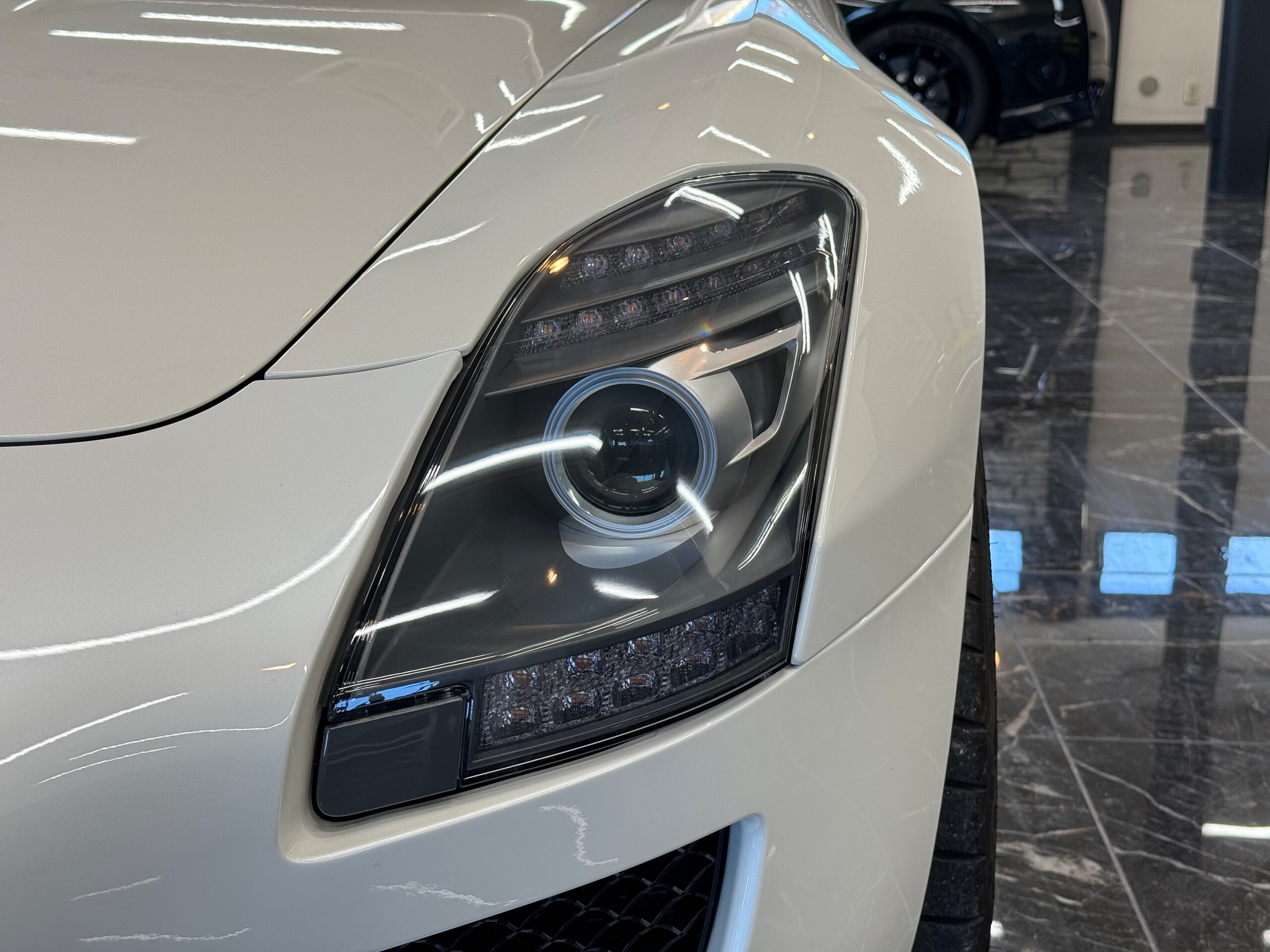 2012 Mercedes Benz SLS AMG Roadster — Photo 23 / 27