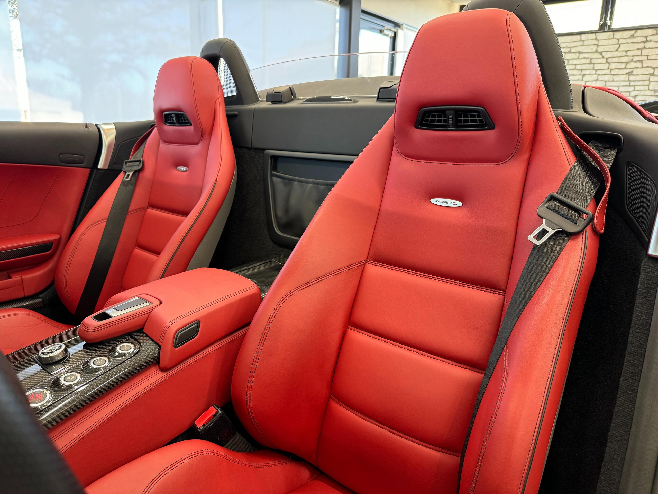 2012 Mercedes Benz SLS AMG Roadster — Photo 11 / 27