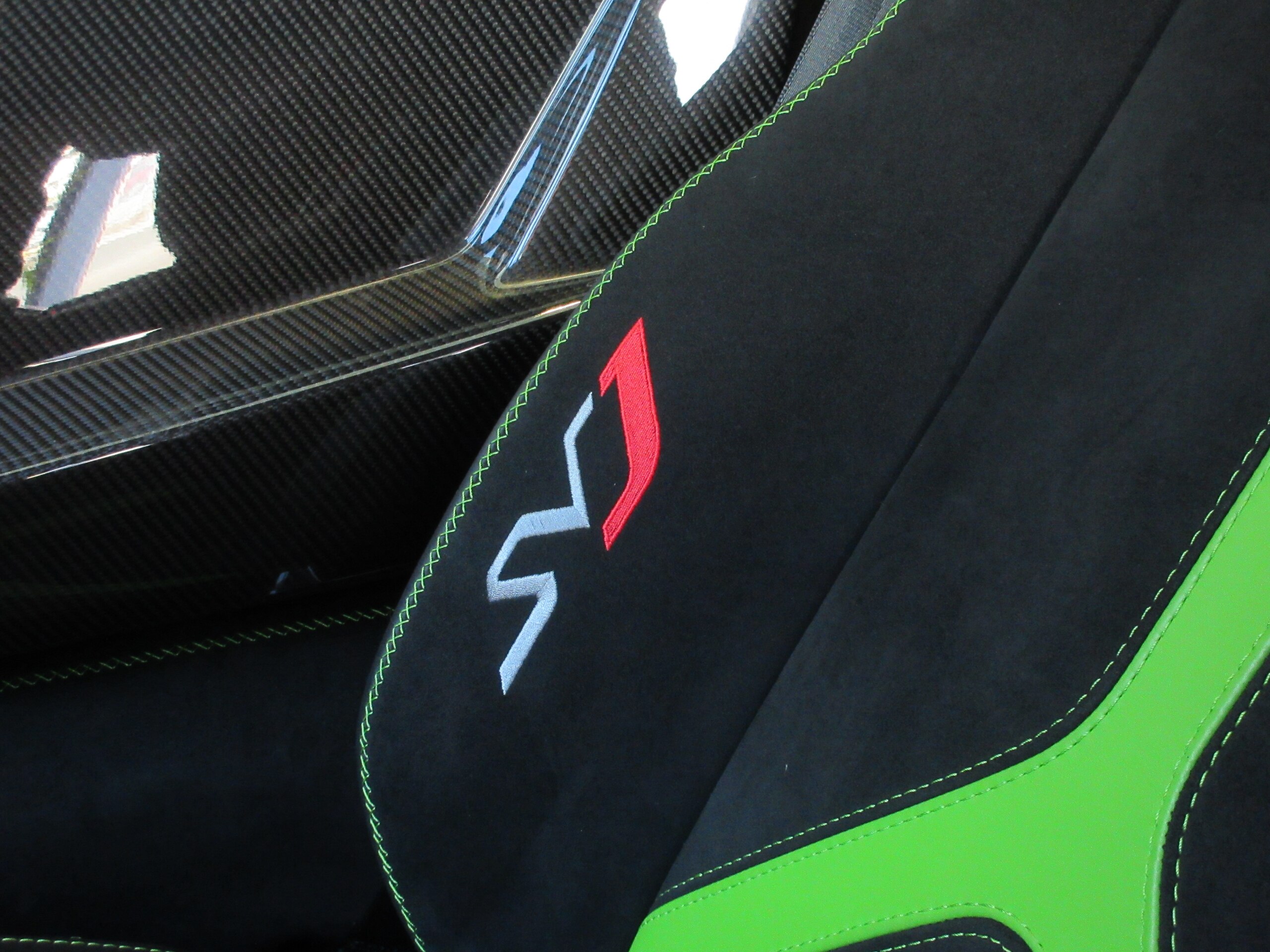 2020 Lamborghini Aventador SVJ — Photo 13 / 25