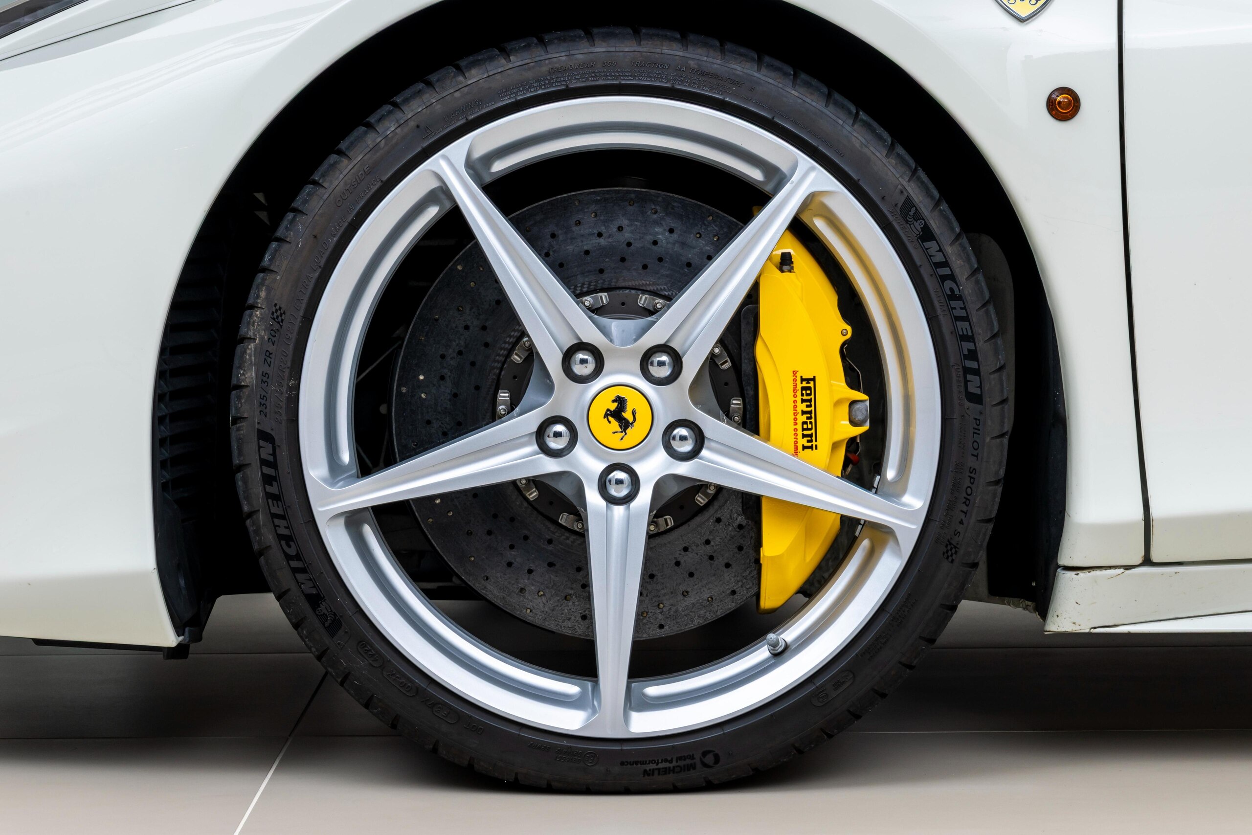 2011 Ferrari 458 Italia F1 DCT — Photo 21 / 24