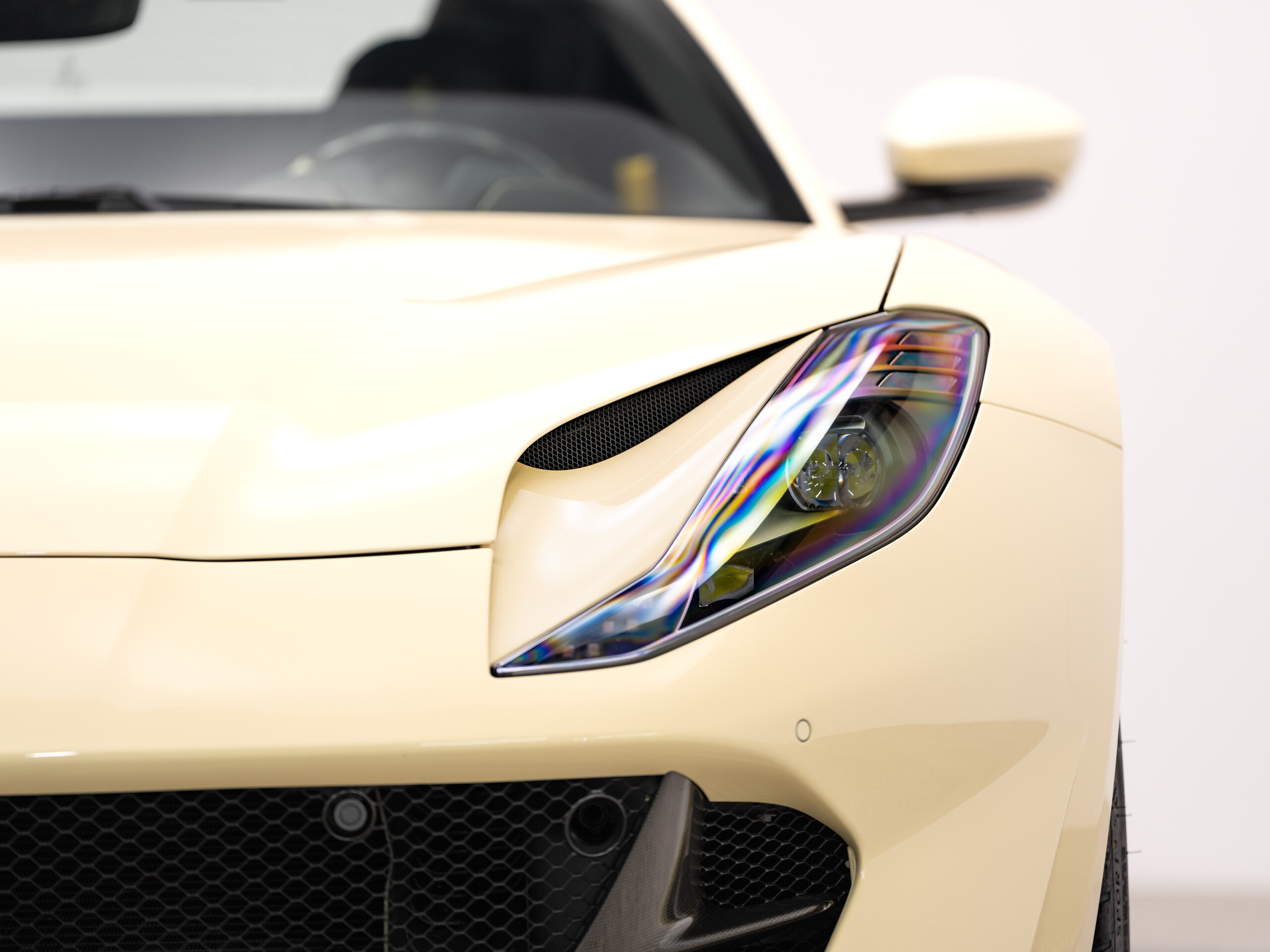 2023 Ferrari 812GTS — Photo 21 / 32