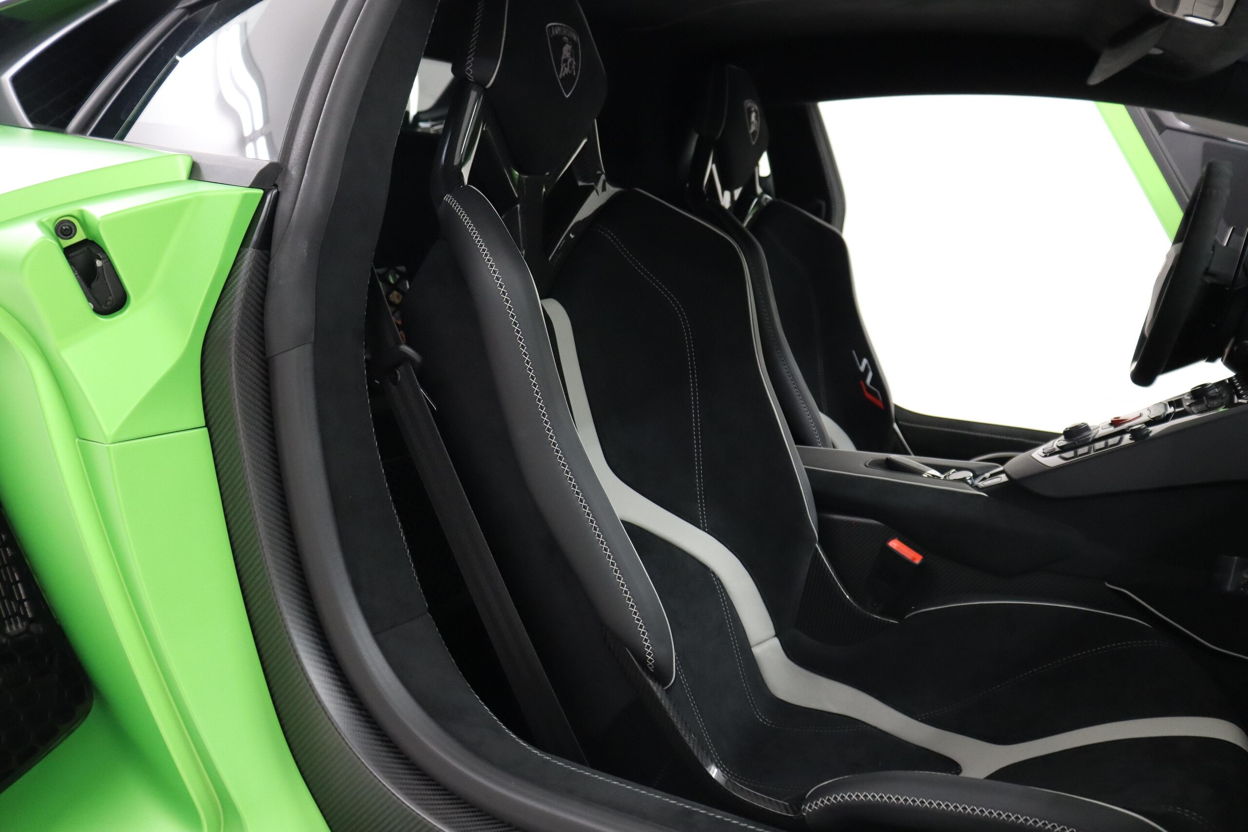 2019 Lamborghini Aventador SVJ — Photo 24 / 28