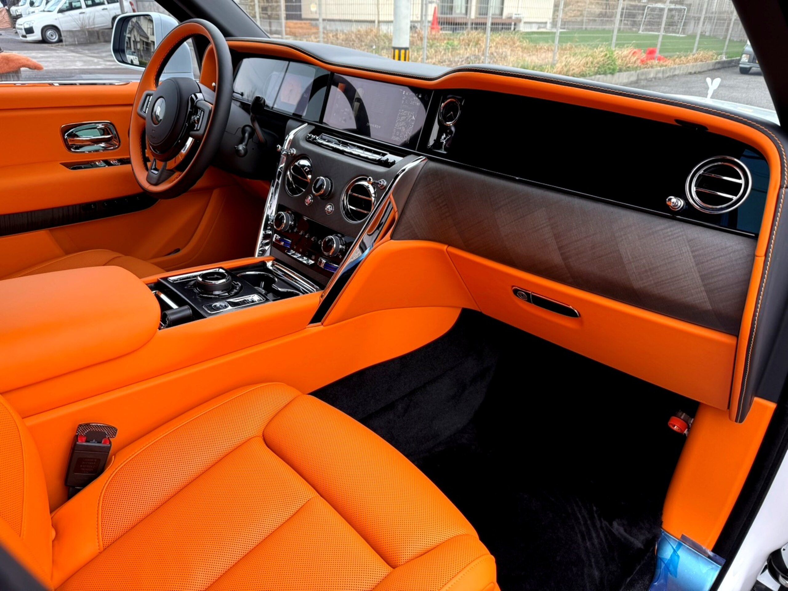 2025 Rolls-Royce Cullinan — Photo 17 / 25