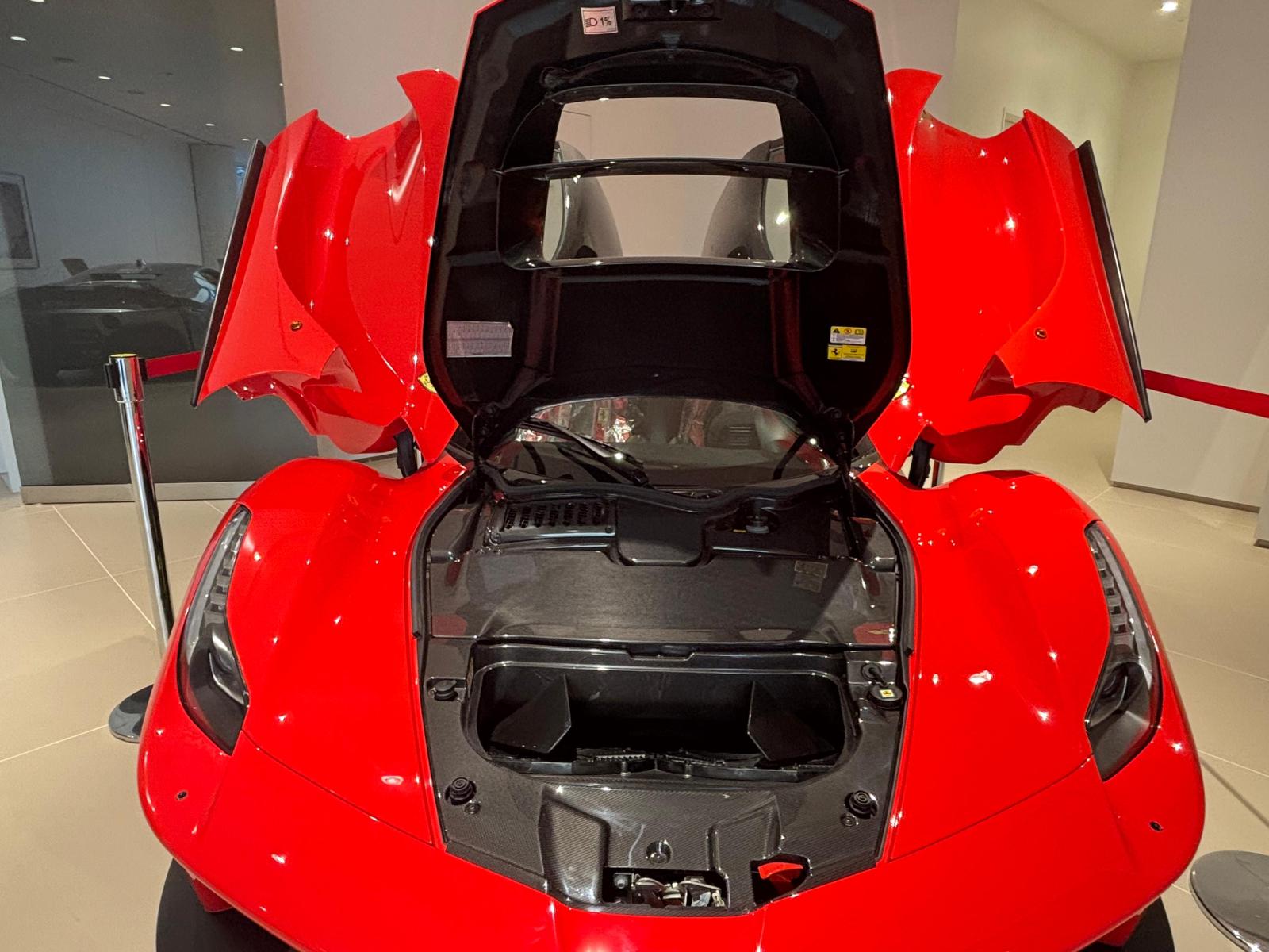 2018 Ferrari LaFerrari — Photo 17 / 18