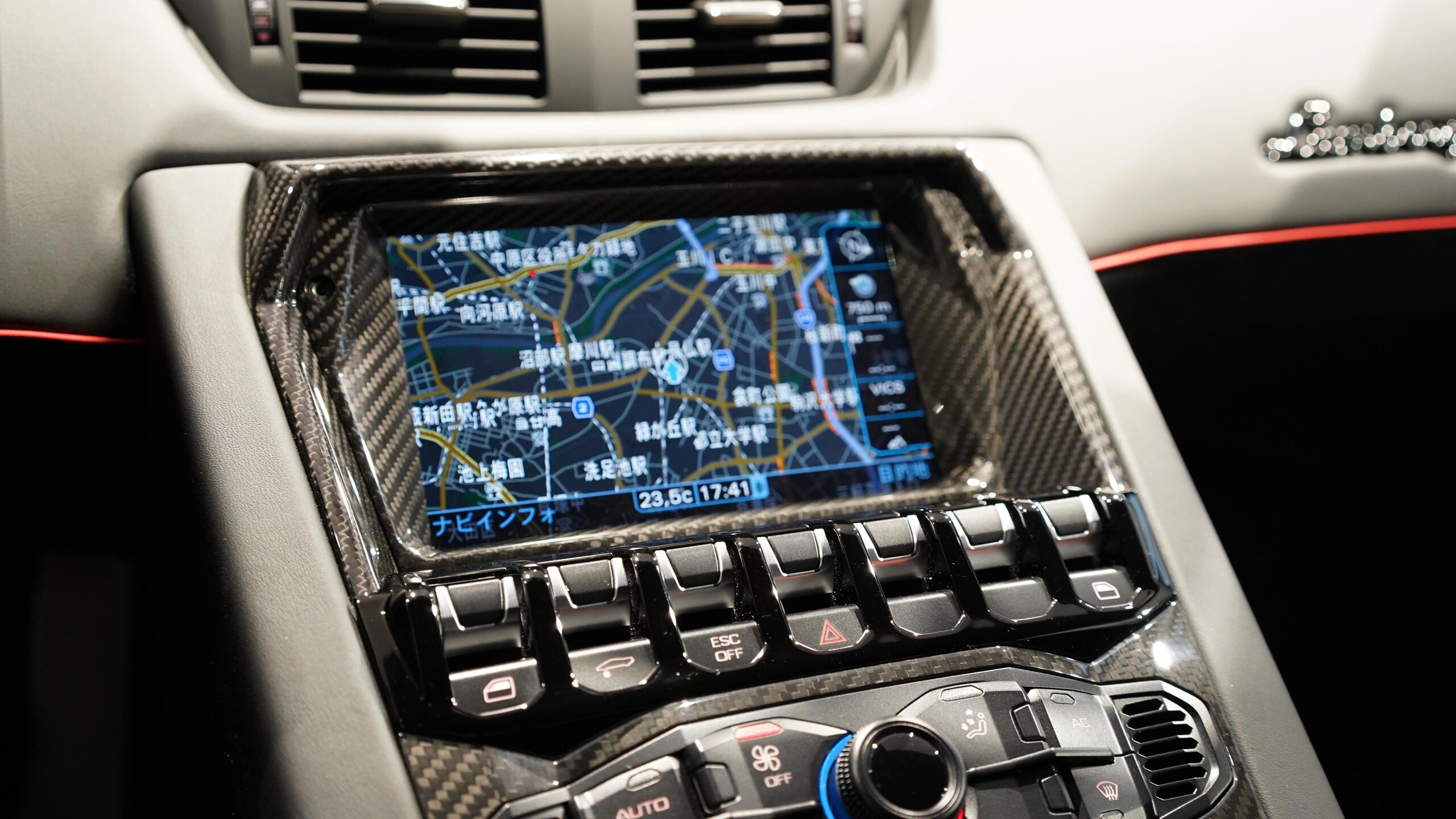 2016 Lamborghini Aventador SV — Photo 9 / 17