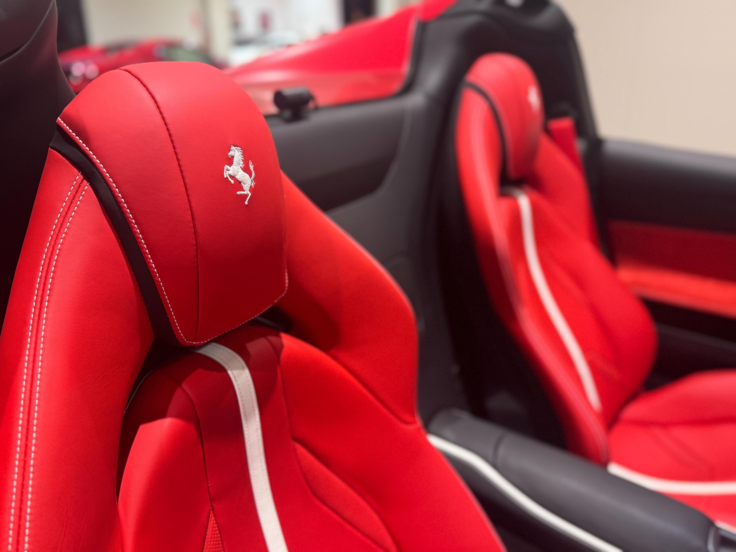 2023 Ferrari 812GTS — Photo 17 / 28