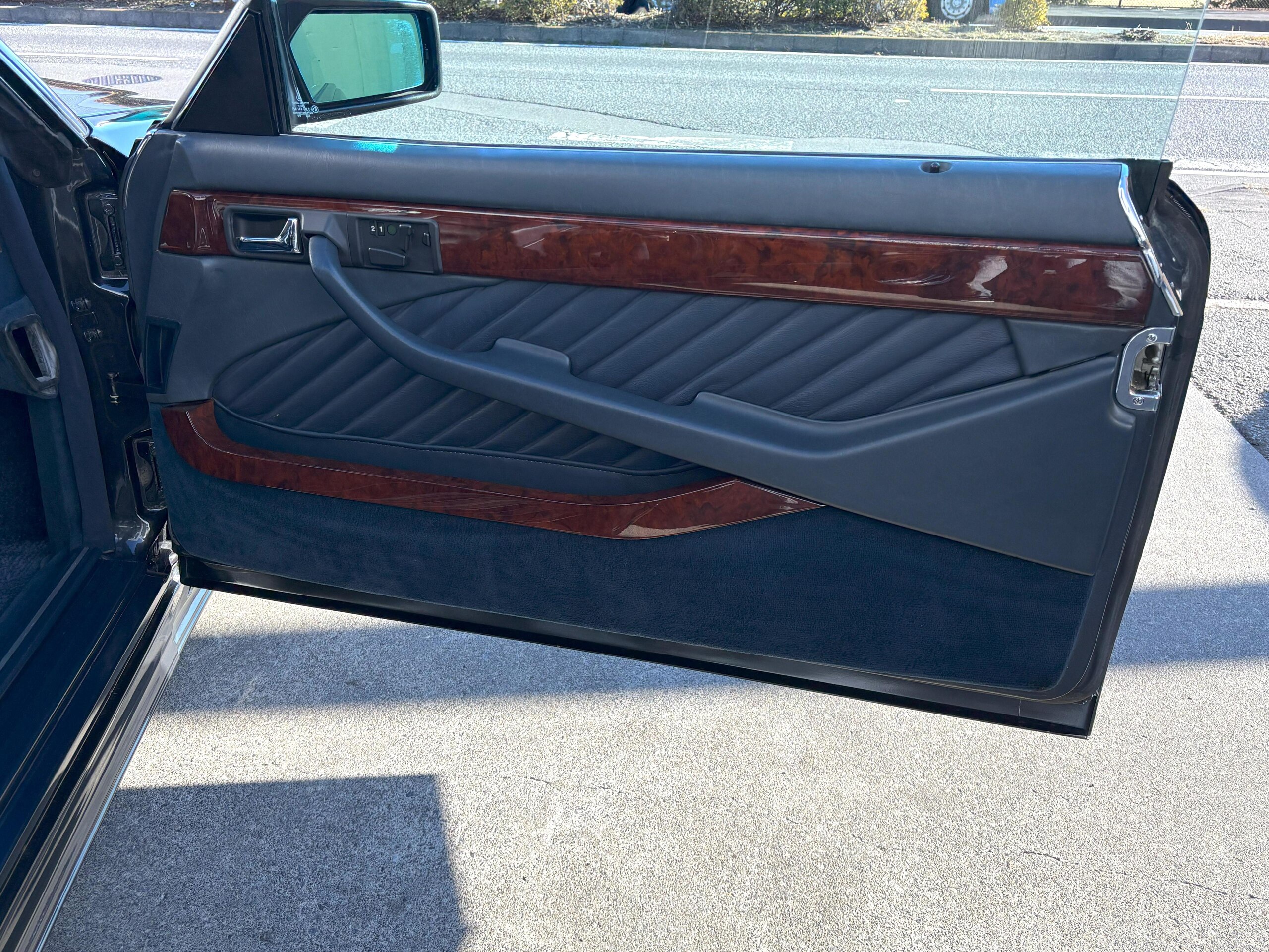 1991 Mercedes Benz 560SEC AMG 6.0 — Photo 16 / 22