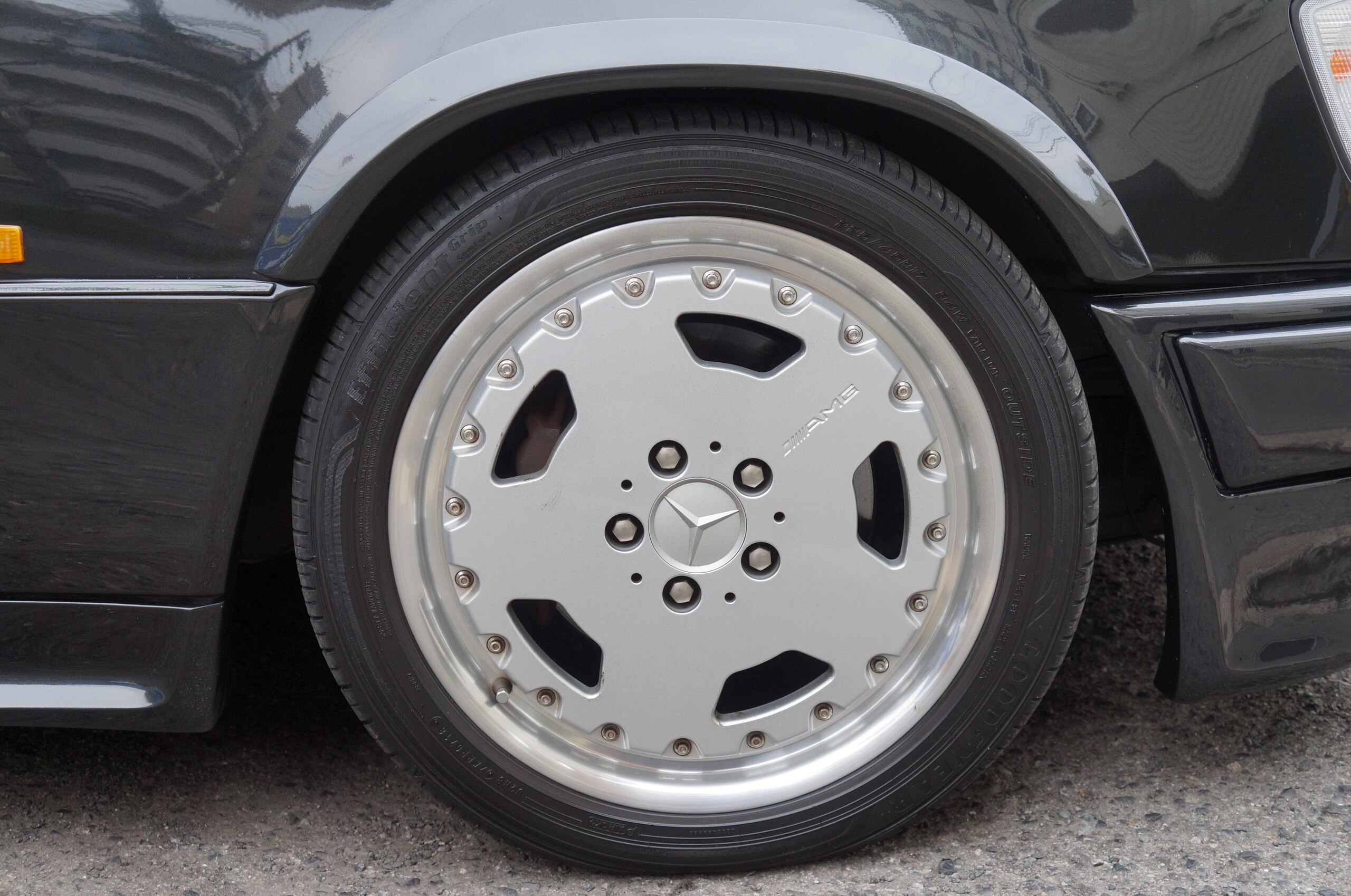 1994 Mercedes Benz E400 AMG — Photo 16 / 18