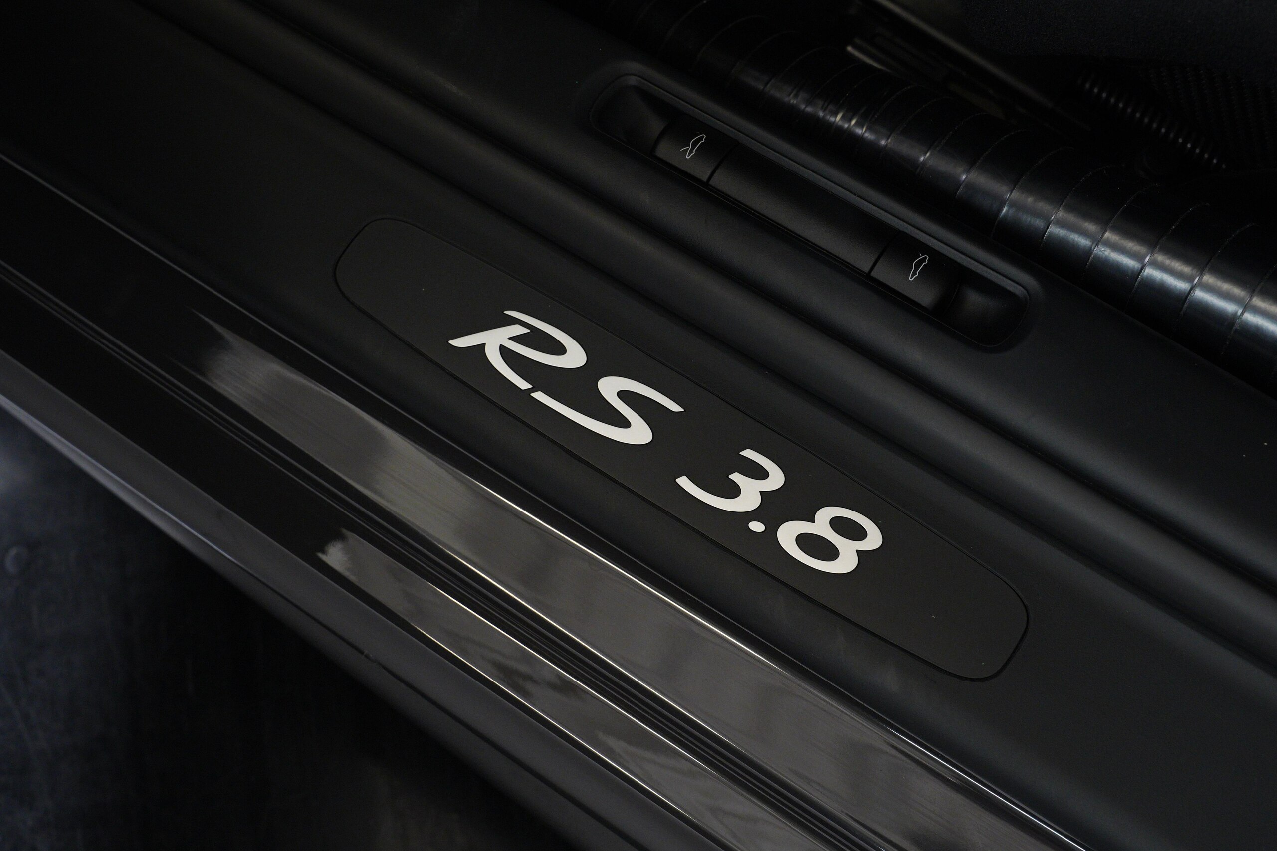 2011 Porsche 911 GT3 RS — Photo 32 / 43