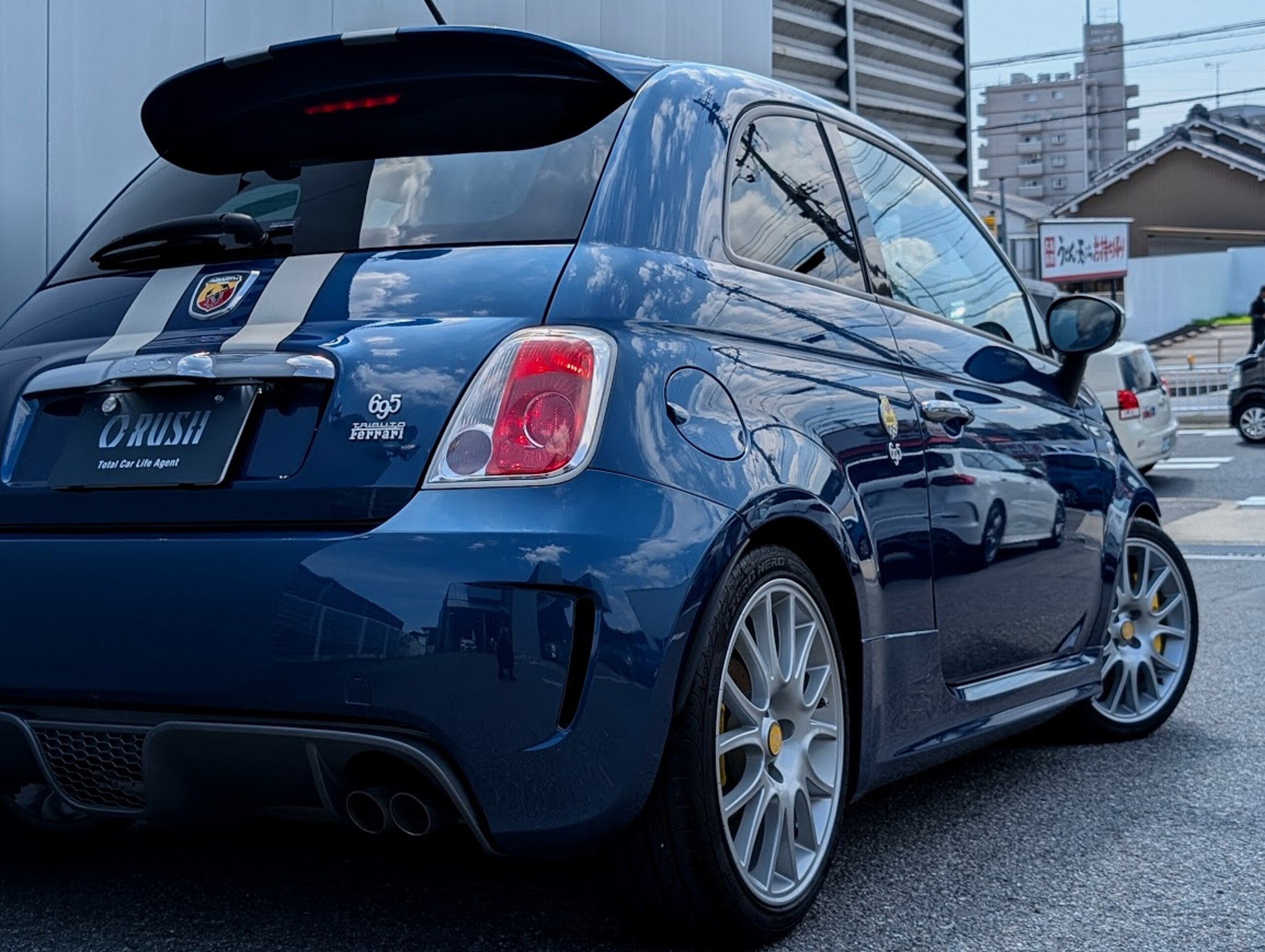2011 Abarth 695 Tributo Ferrari — Photo 13 / 35