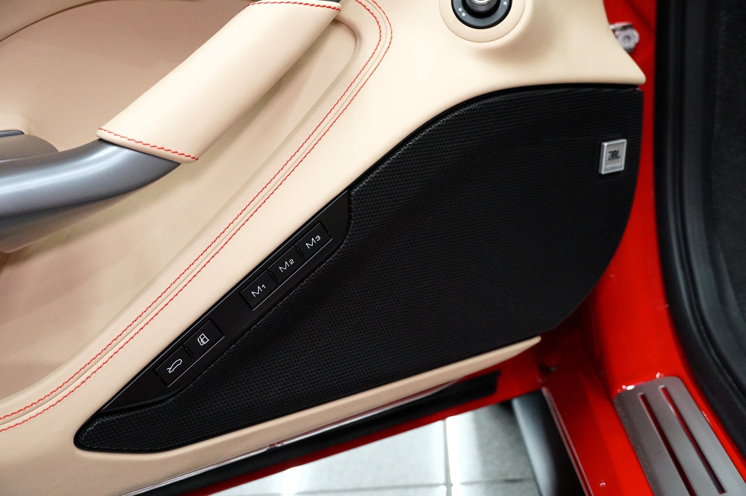 2022 Ferrari F8 Spider — Photo 38 / 52
