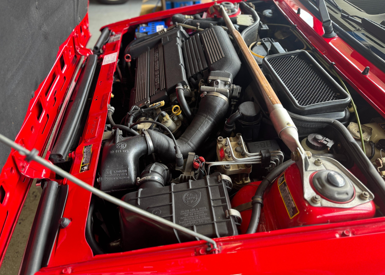 1993 Lancia Delta HF Integrale Evoluzione — Photo 14 / 15