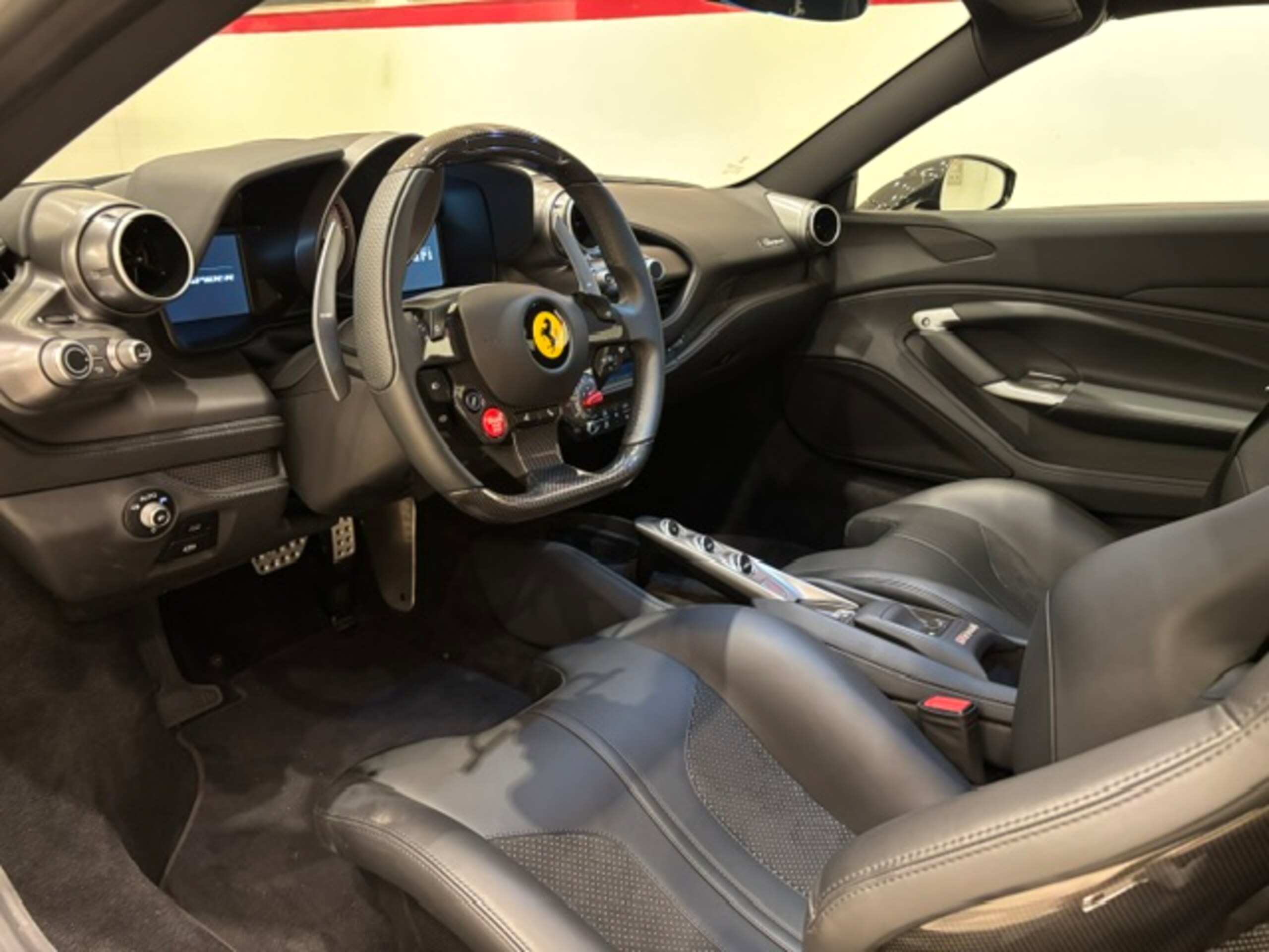 2022 Ferrari F8 Spider — Photo 6 / 26