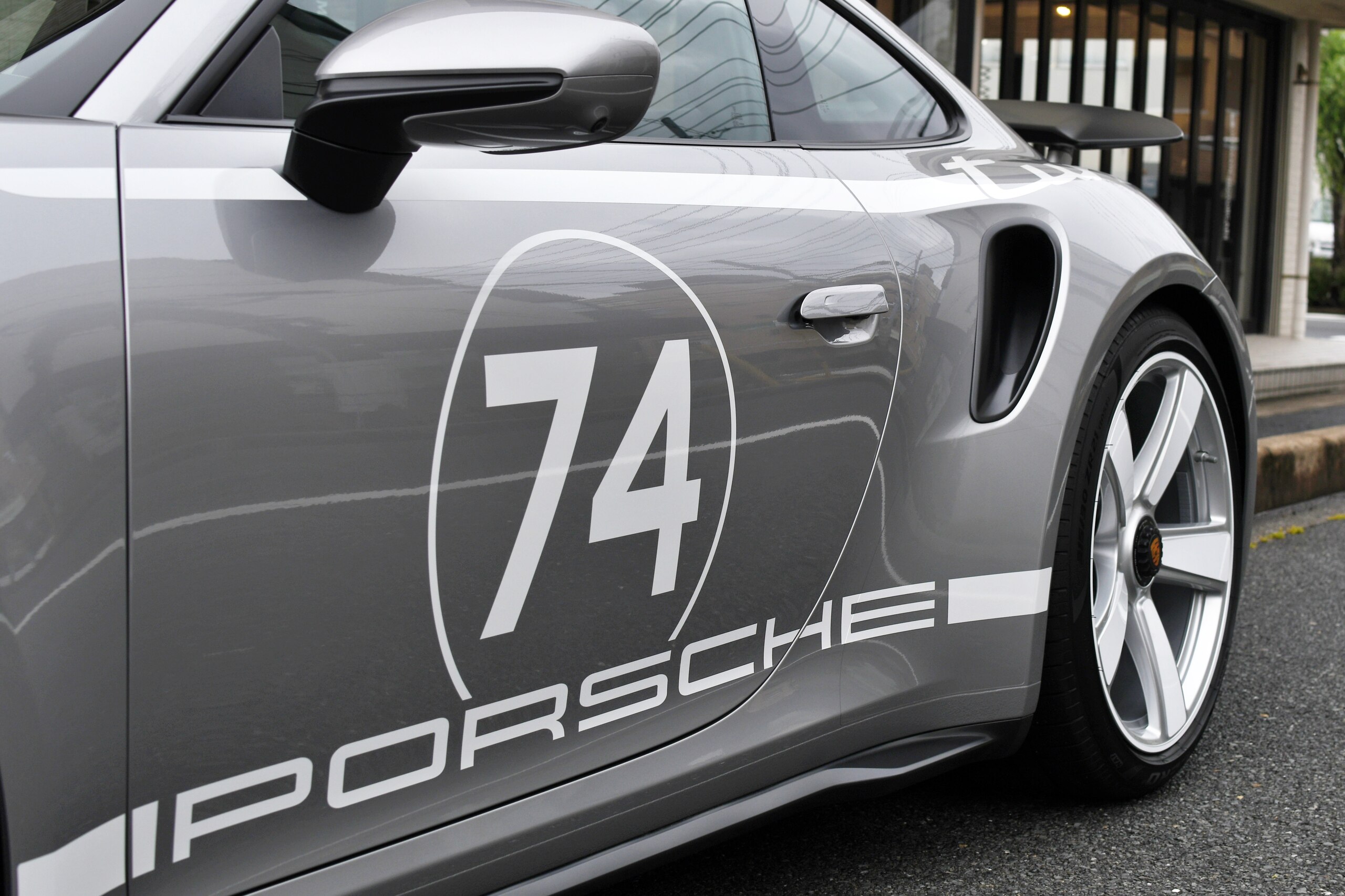 2025 Porsche 911 Turbo — Photo 35 / 44
