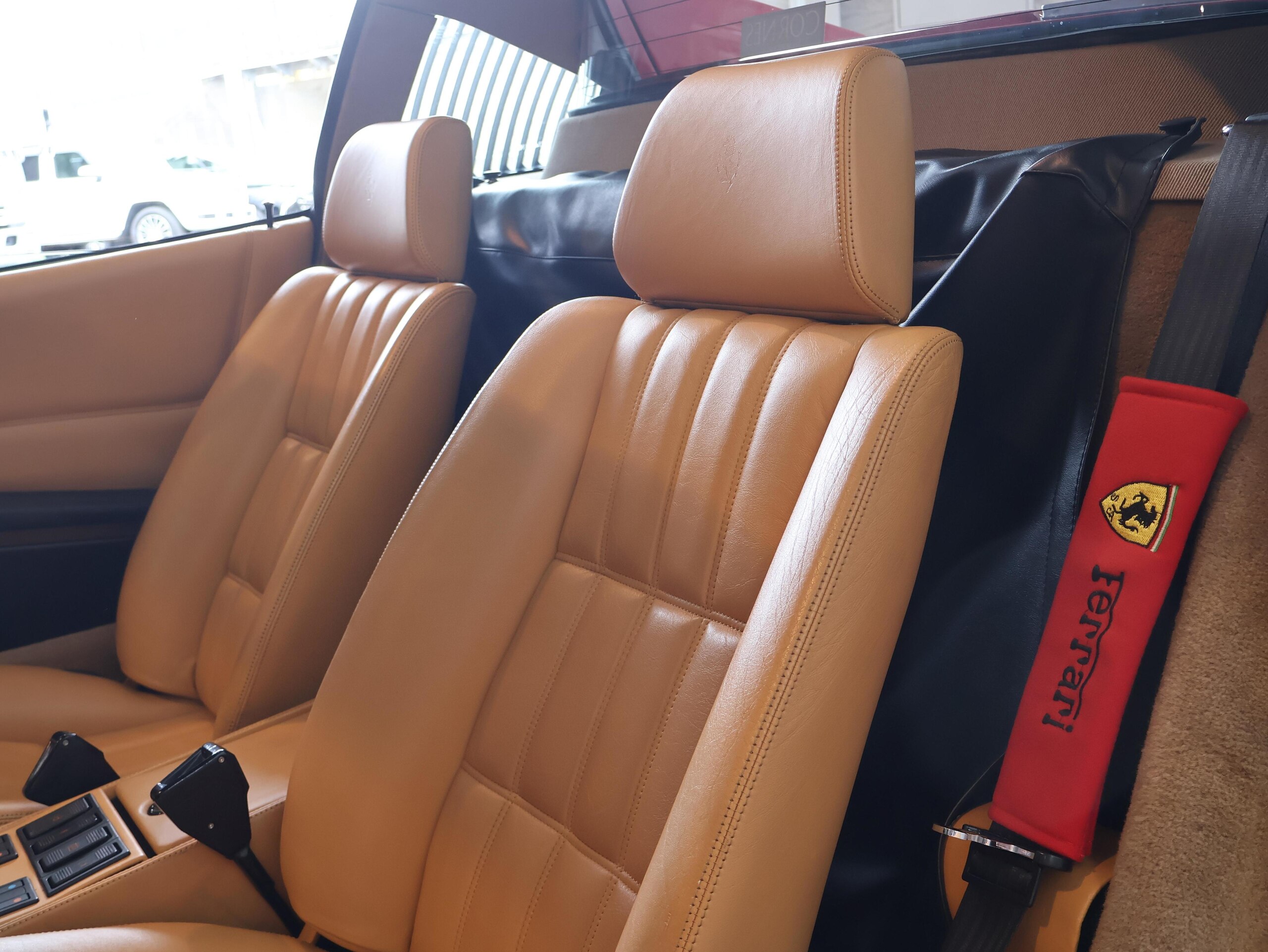 1989 Ferrari 328GTS — Photo 15 / 52