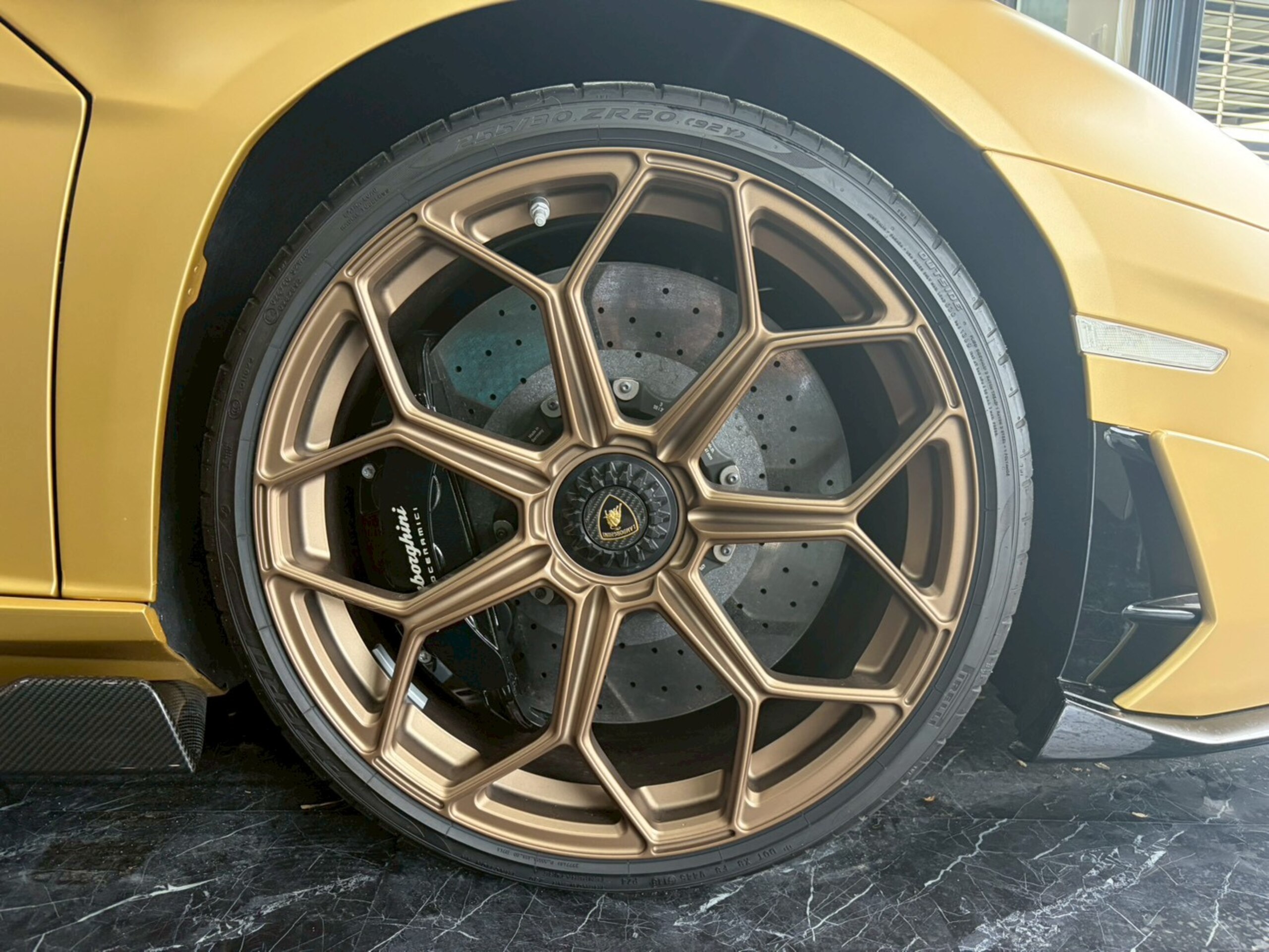 2019 Lamborghini Aventador SVJ — Photo 39 / 41