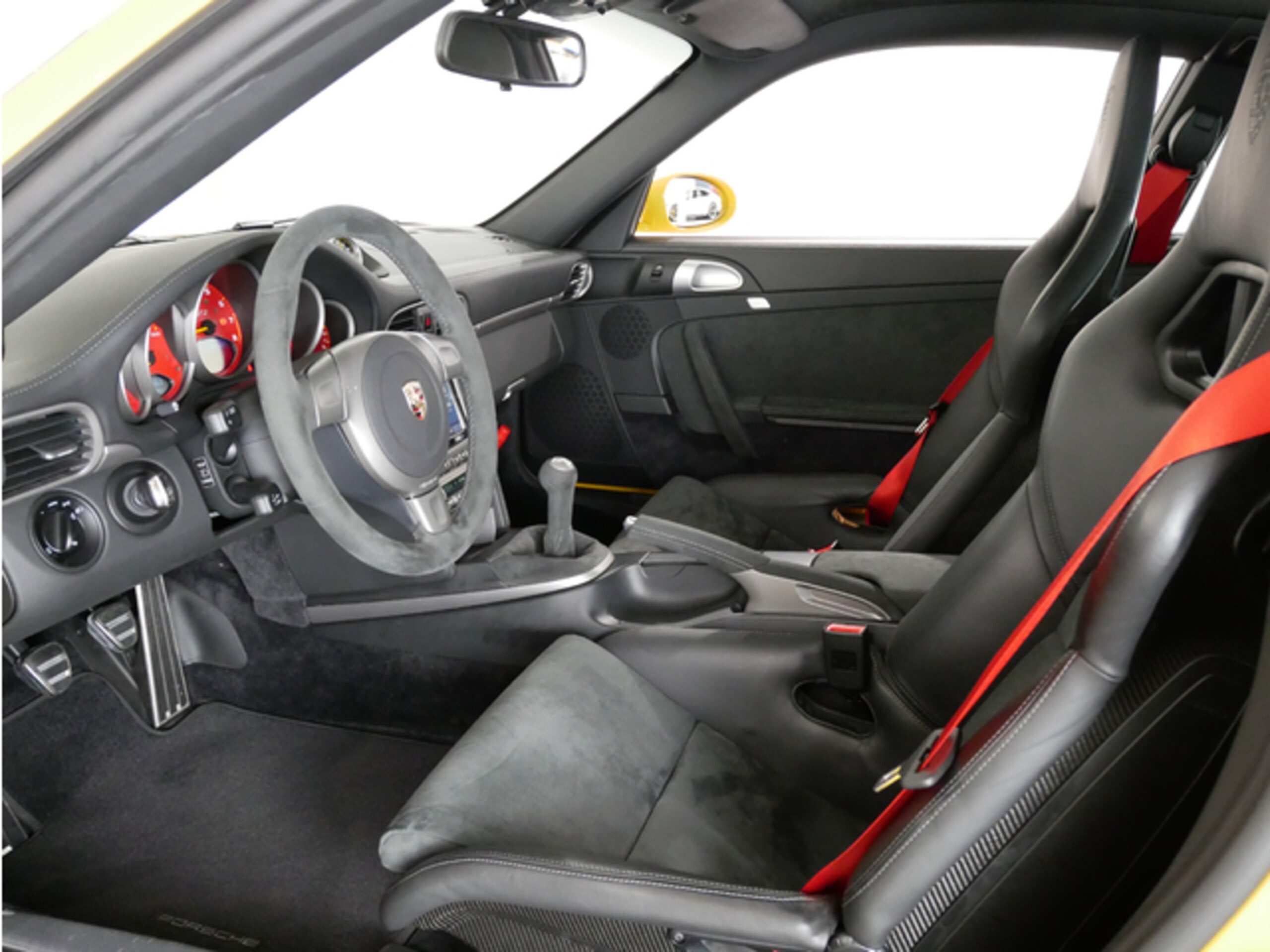 2008 Porsche 911 GT2 — Photo 9 / 18