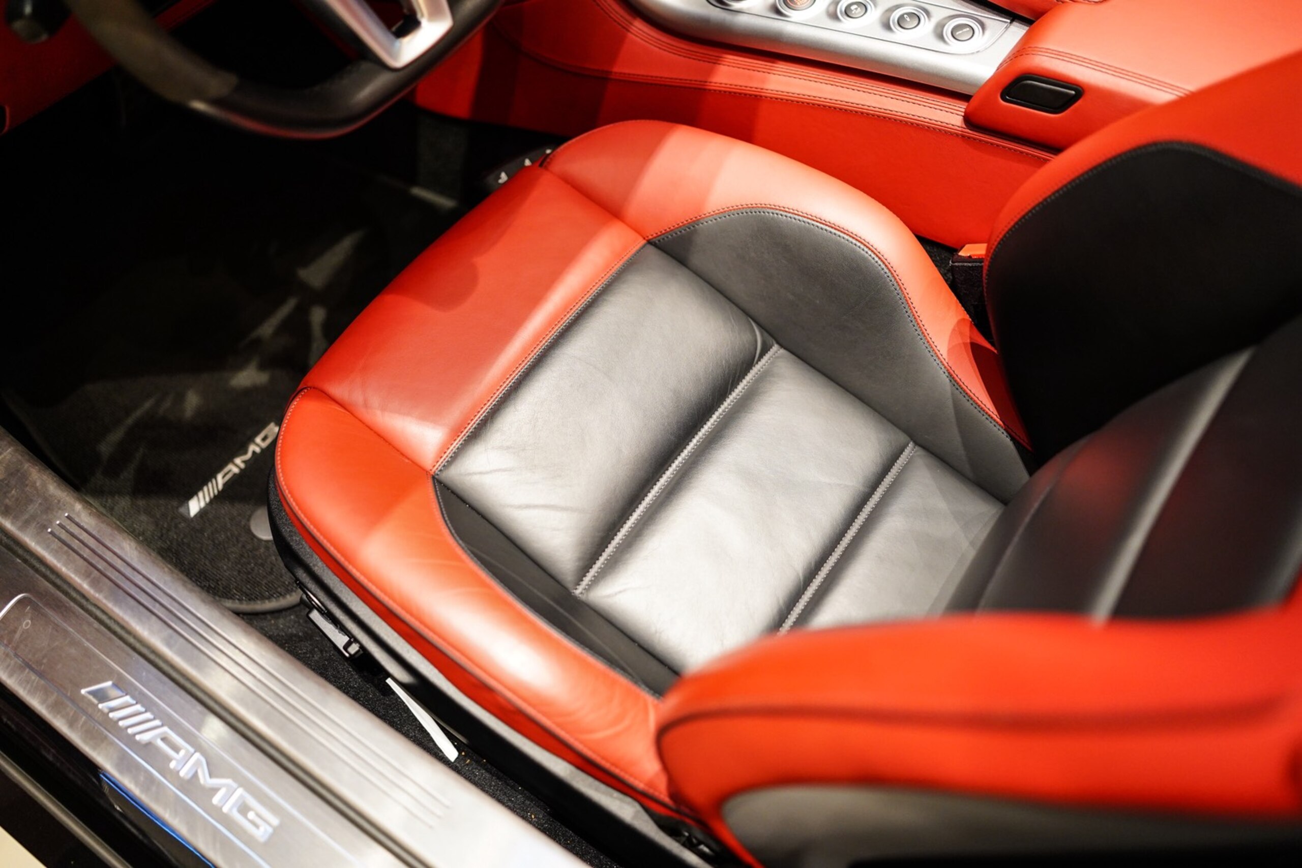 2013 Mercedes Benz SLS AMG Roadster — Photo 13 / 20
