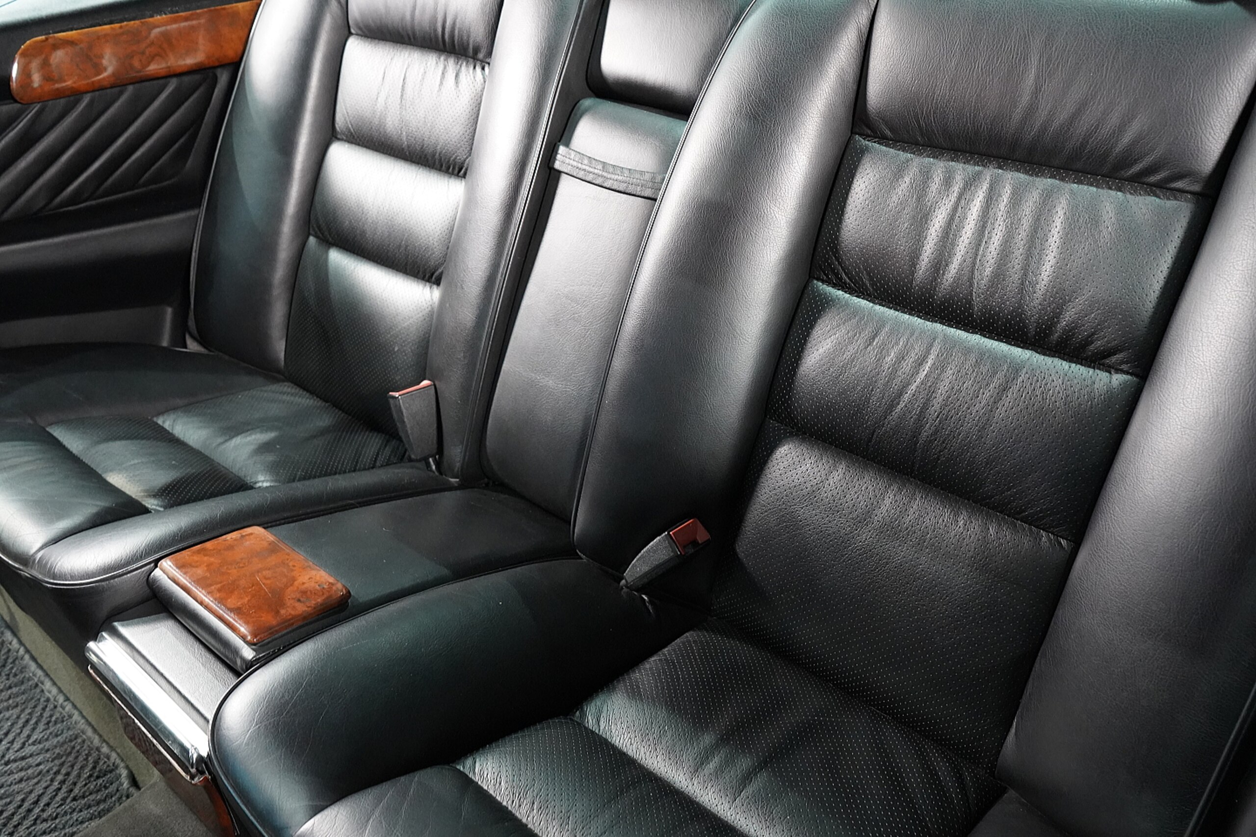 1989 Mercedes Benz 560SEC — Photo 19 / 23