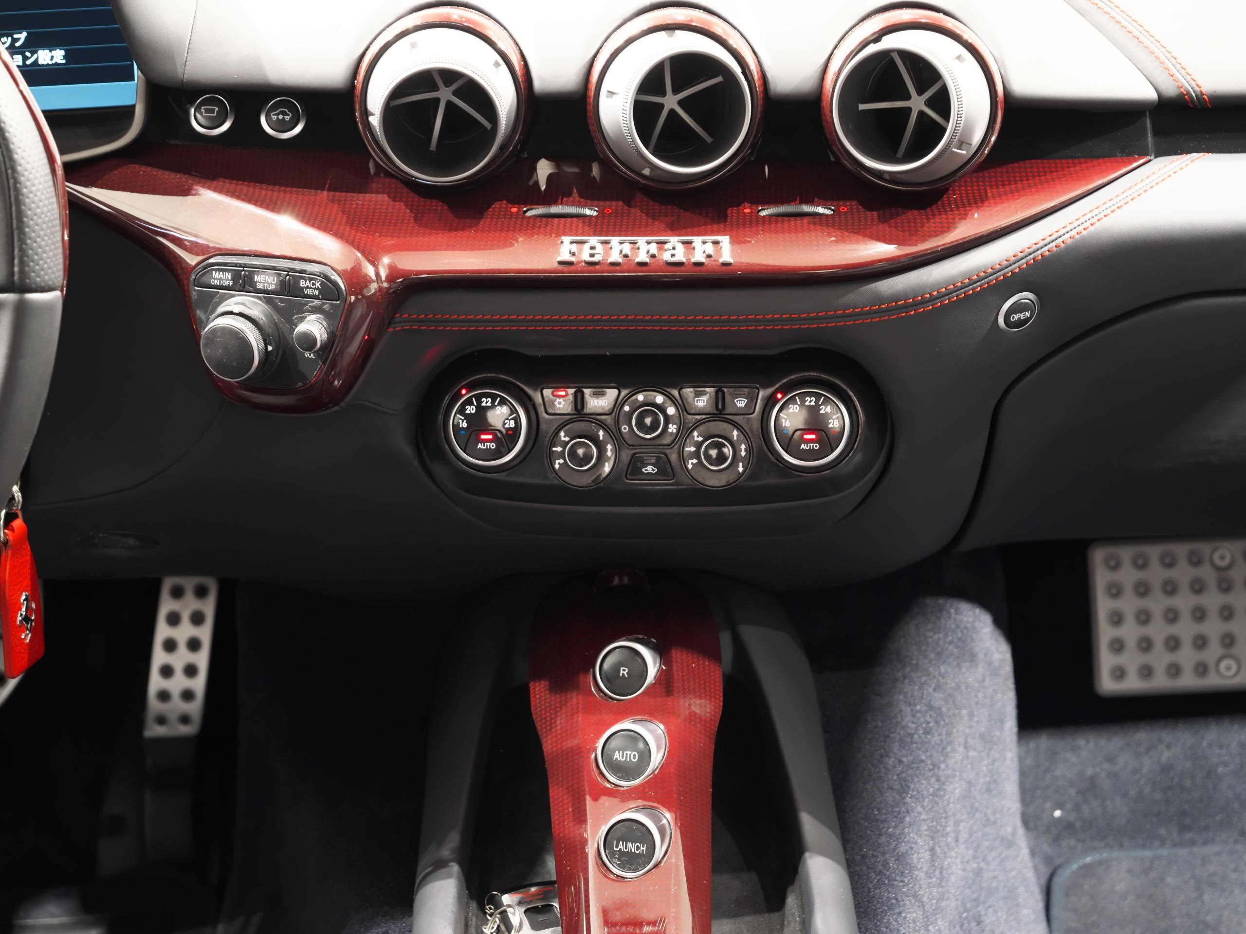 2014 Ferrari F12 Berlinetta — Photo 14 / 19