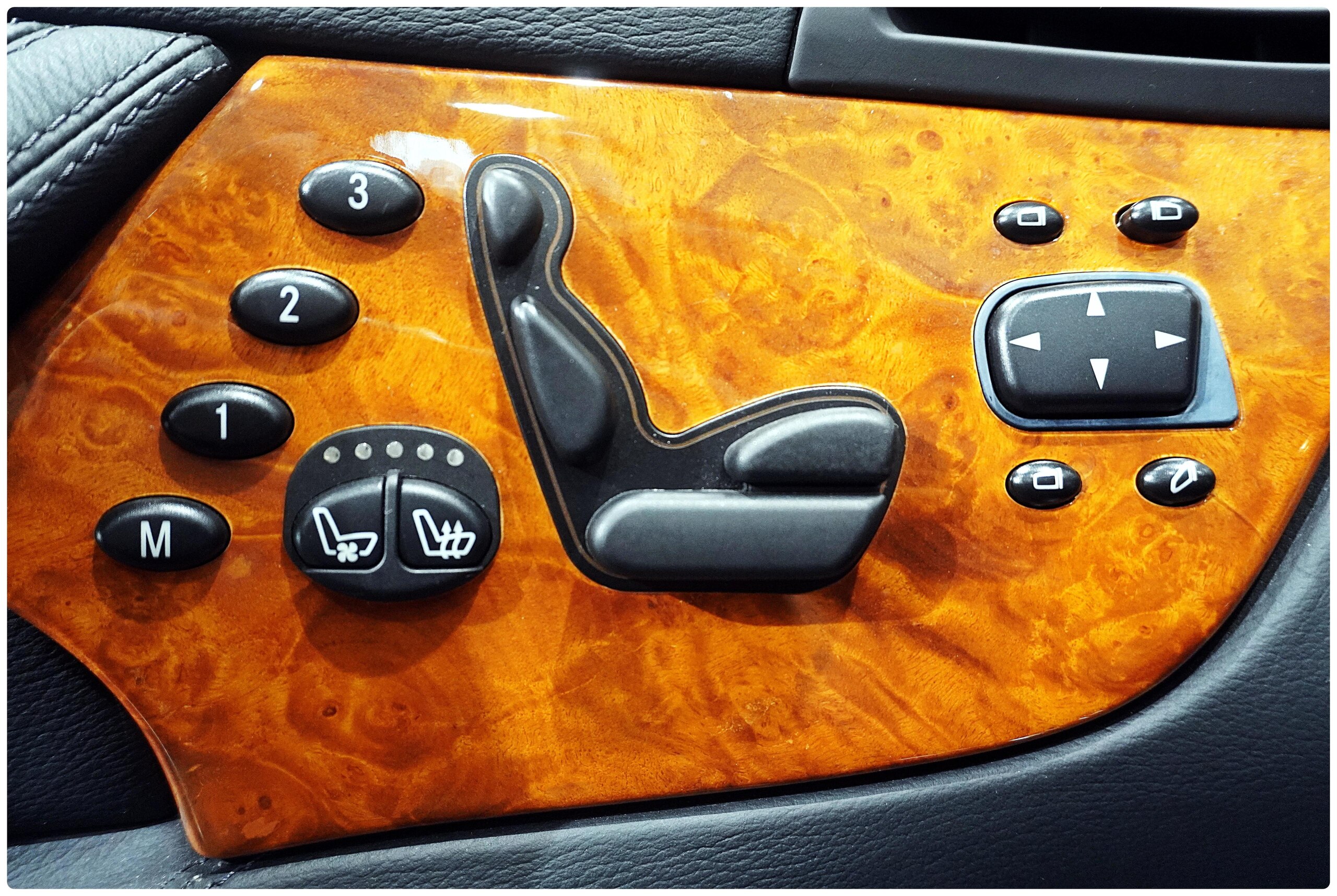 2004 Mercedes Benz CL55 AMG — Photo 9 / 24