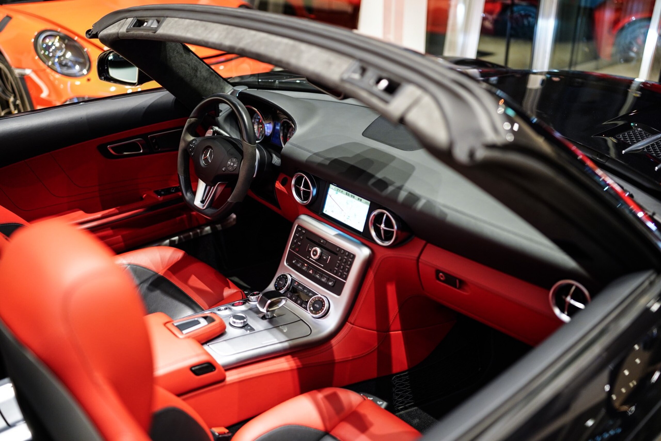 2013 Mercedes Benz SLS AMG Roadster — Photo 16 / 20