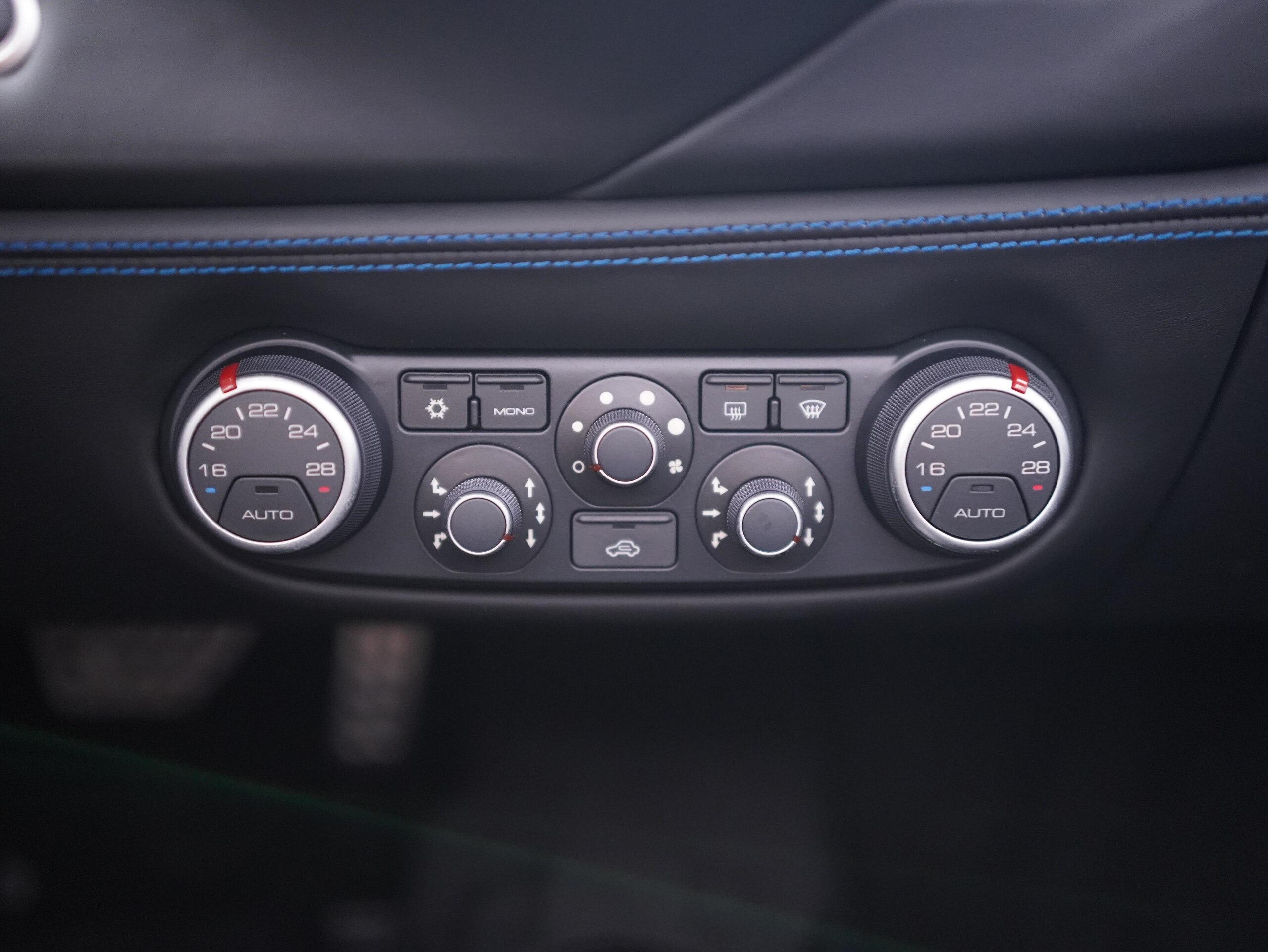 2016 Ferrari 488 Spider — Photo 11 / 20