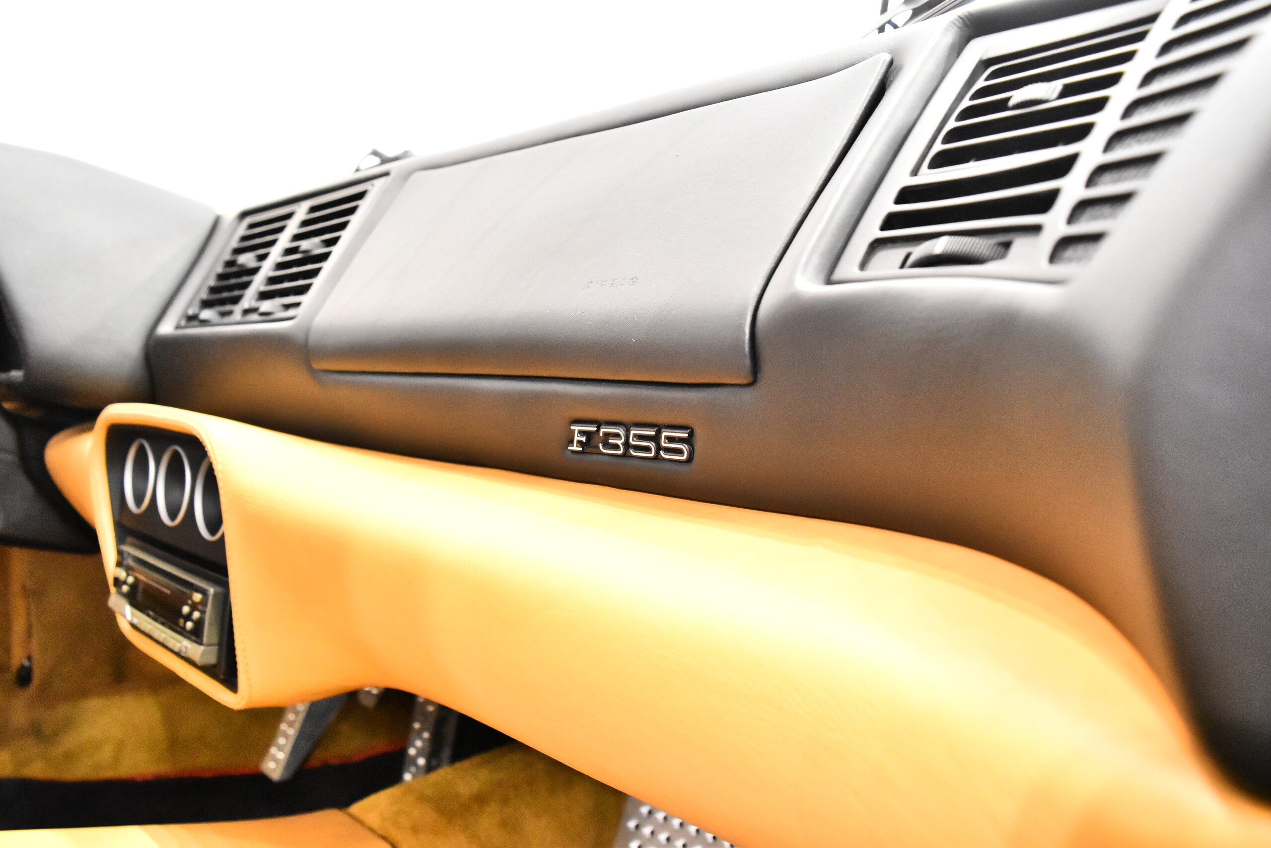 1996 Ferrari F355 Berlinetta — Photo 13 / 17