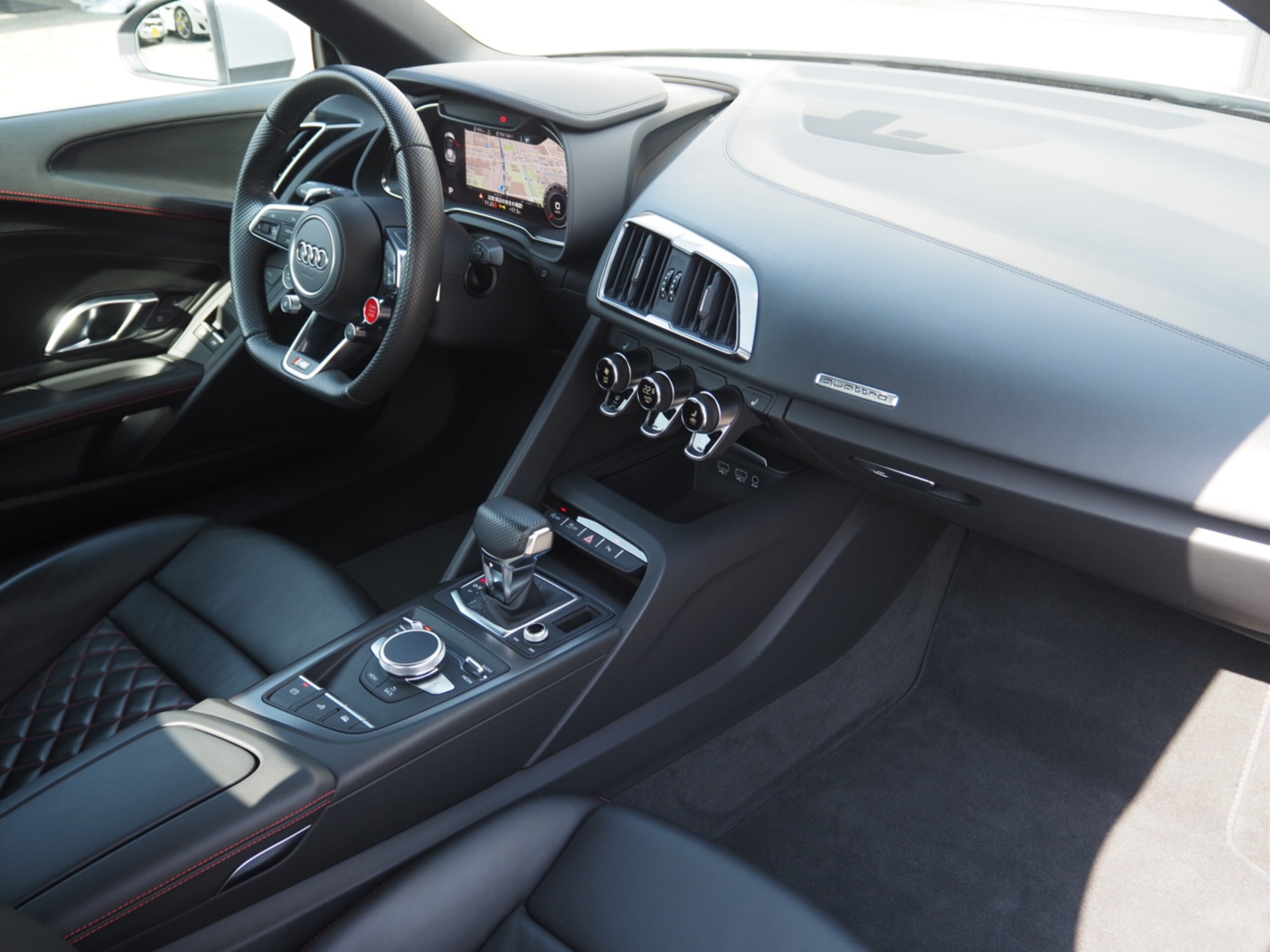 2018 Audi R8 Spyder — Photo 15 / 18