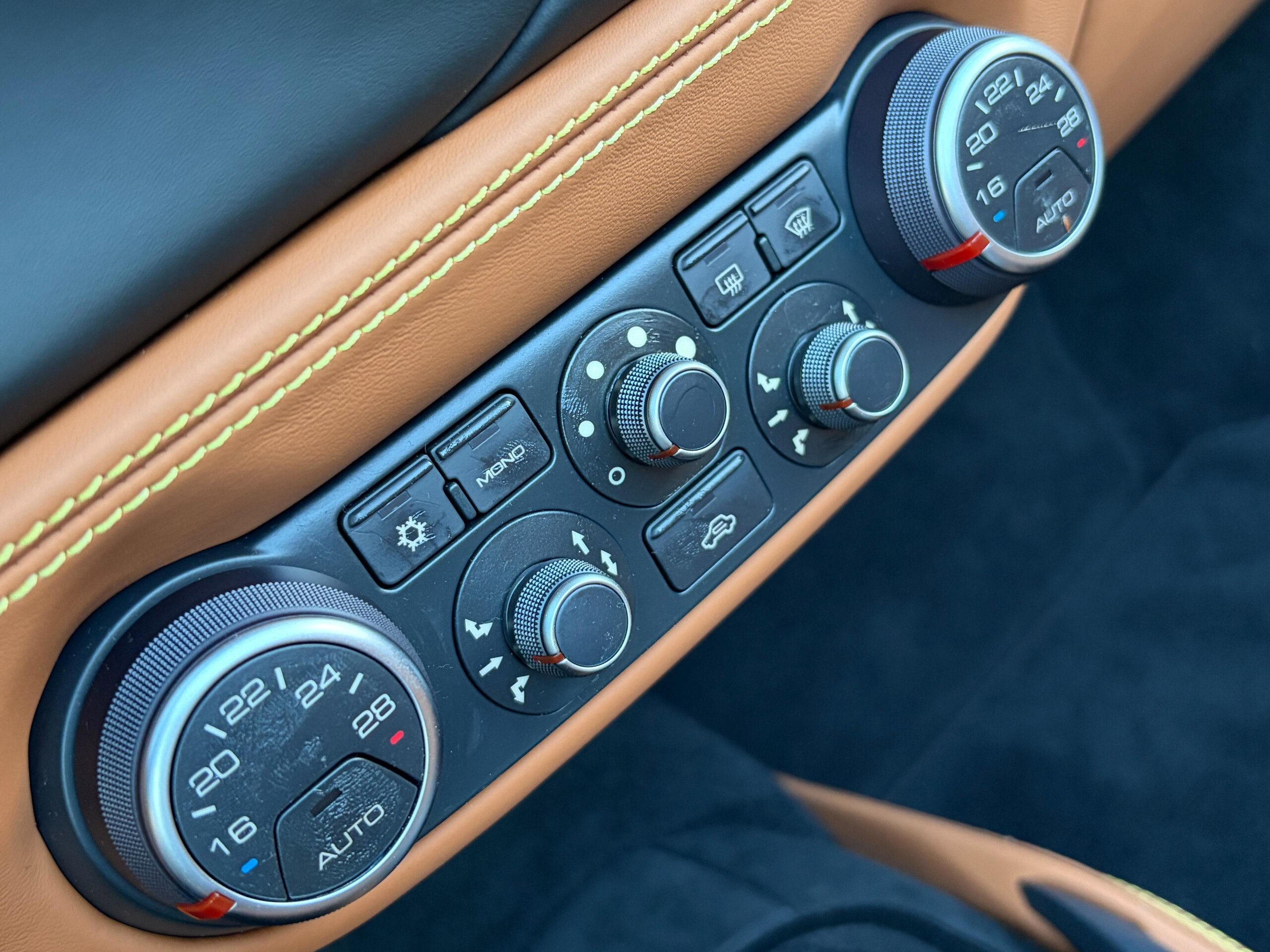 2018 Ferrari 488 Spider — Photo 19 / 26