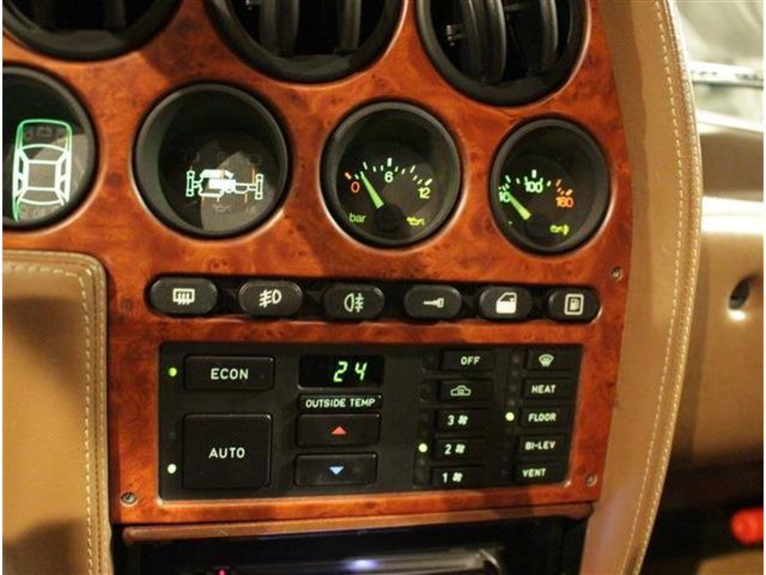 1993 Lancia Thema 8.32 — Photo 9 / 13