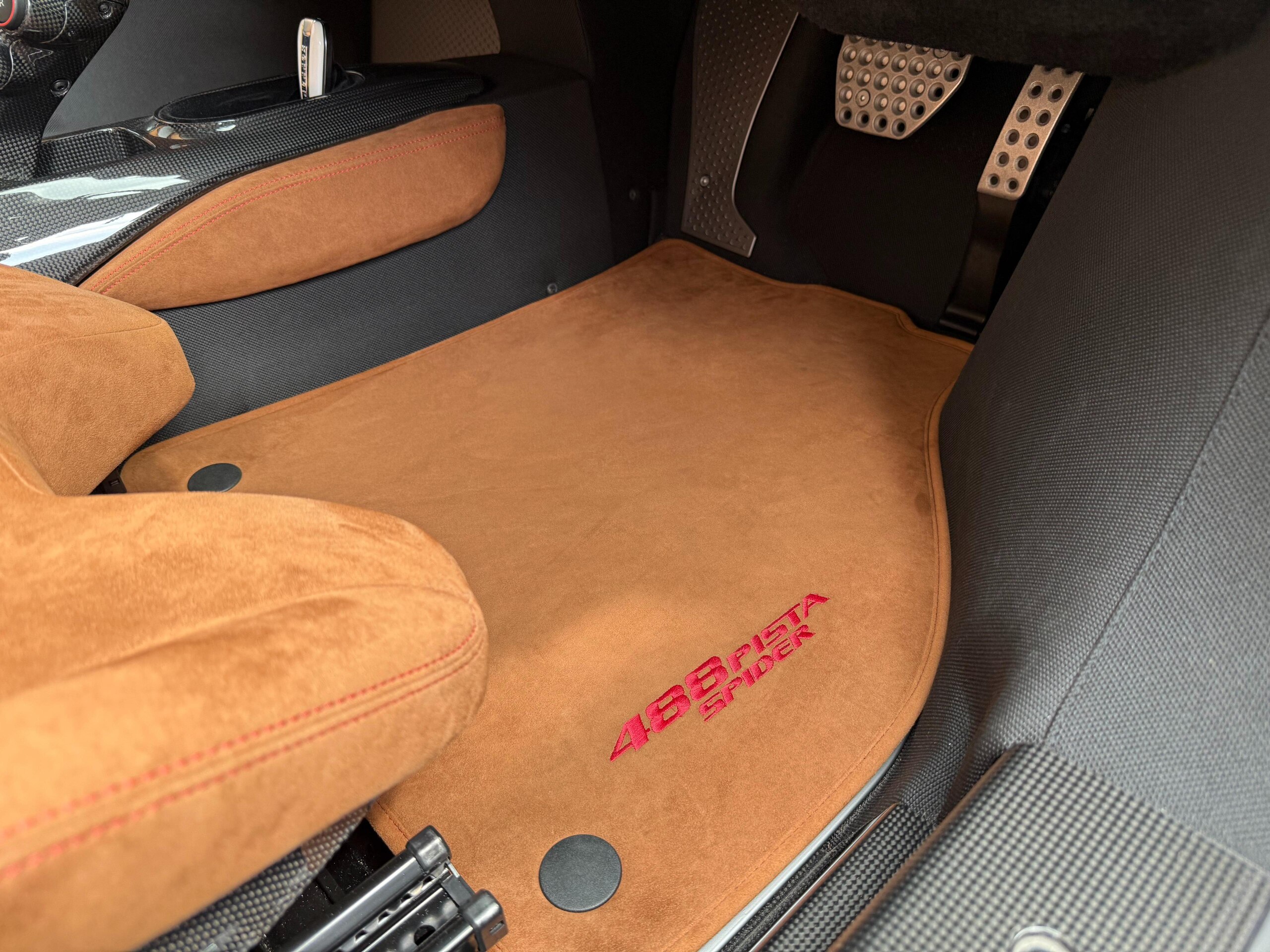 2020 Ferrari 488 Pista Spider — Photo 27 / 40