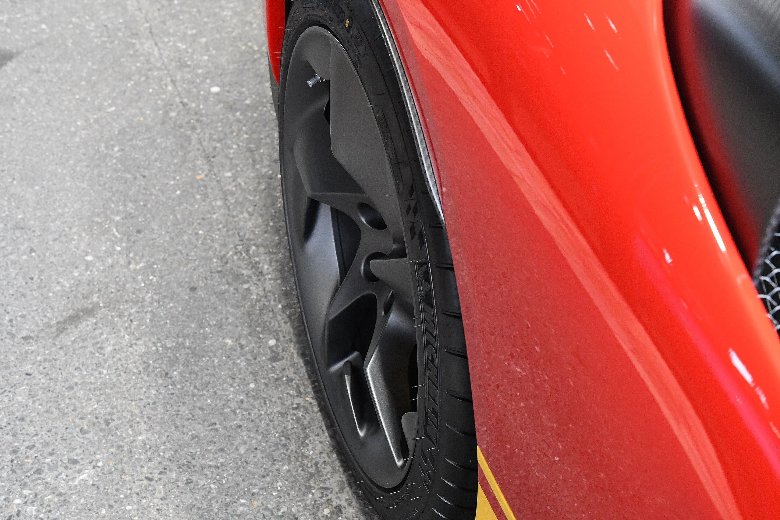 2026 Ferrari SF90 XX Stradale Tailor Made — Photo 28 / 63