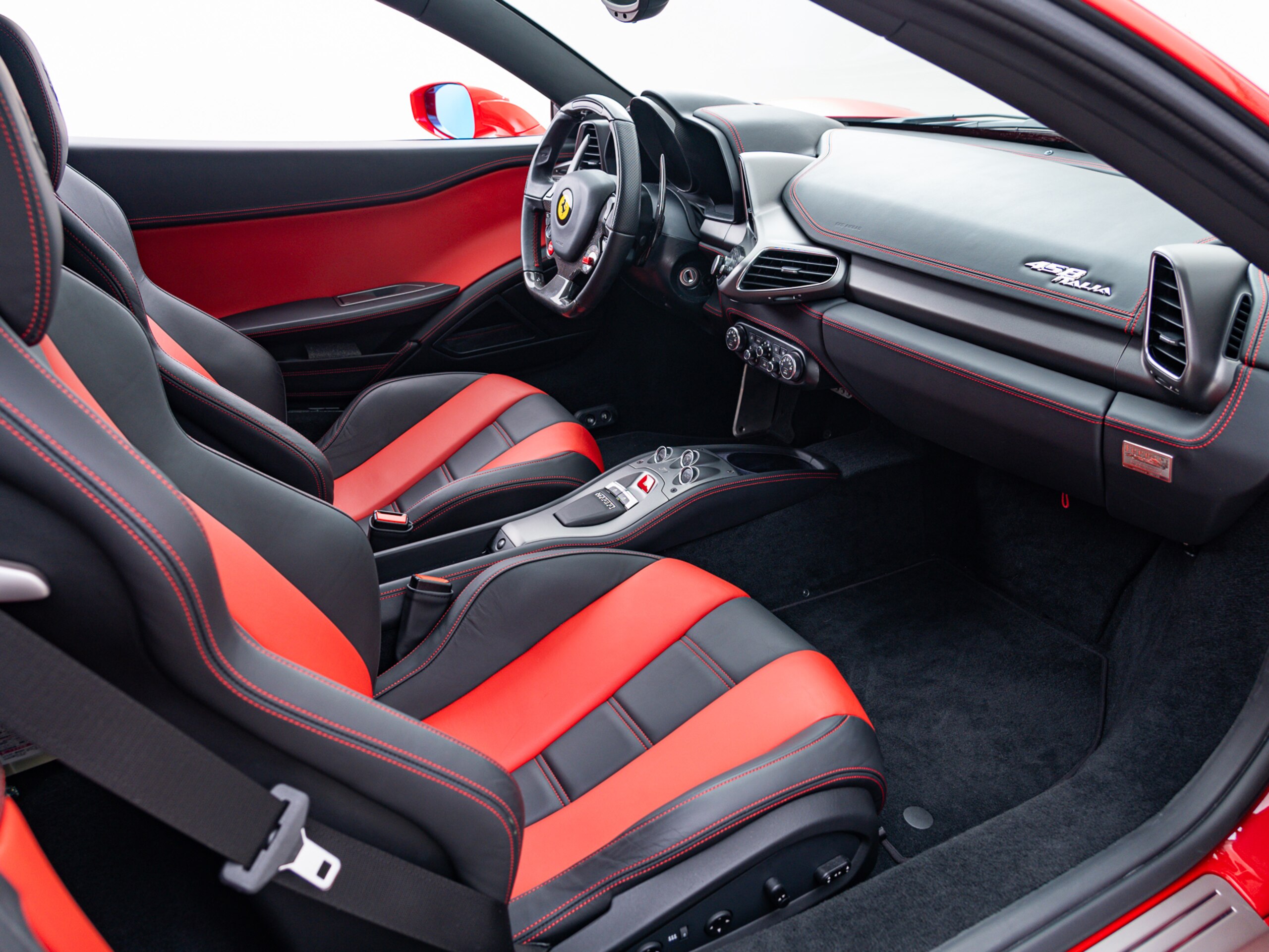 2011 Ferrari 458 Italia F1 DCT — Photo 15 / 21