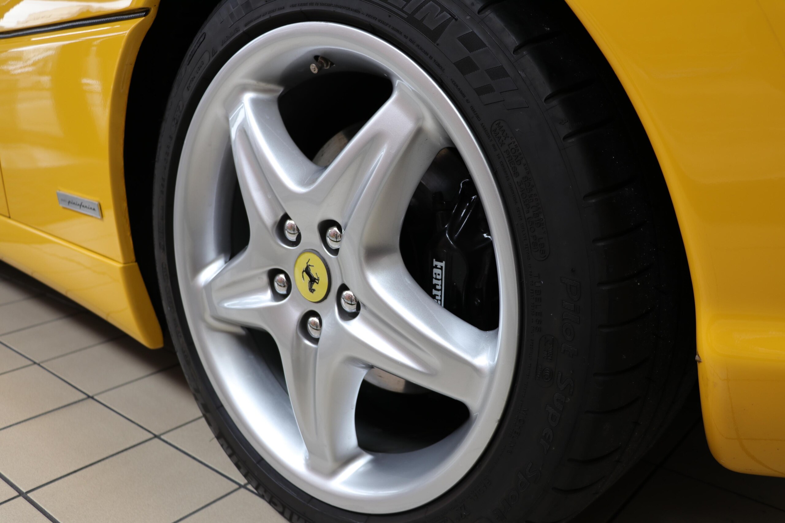 1994 Ferrari F355 Berlinetta — Photo 17 / 21