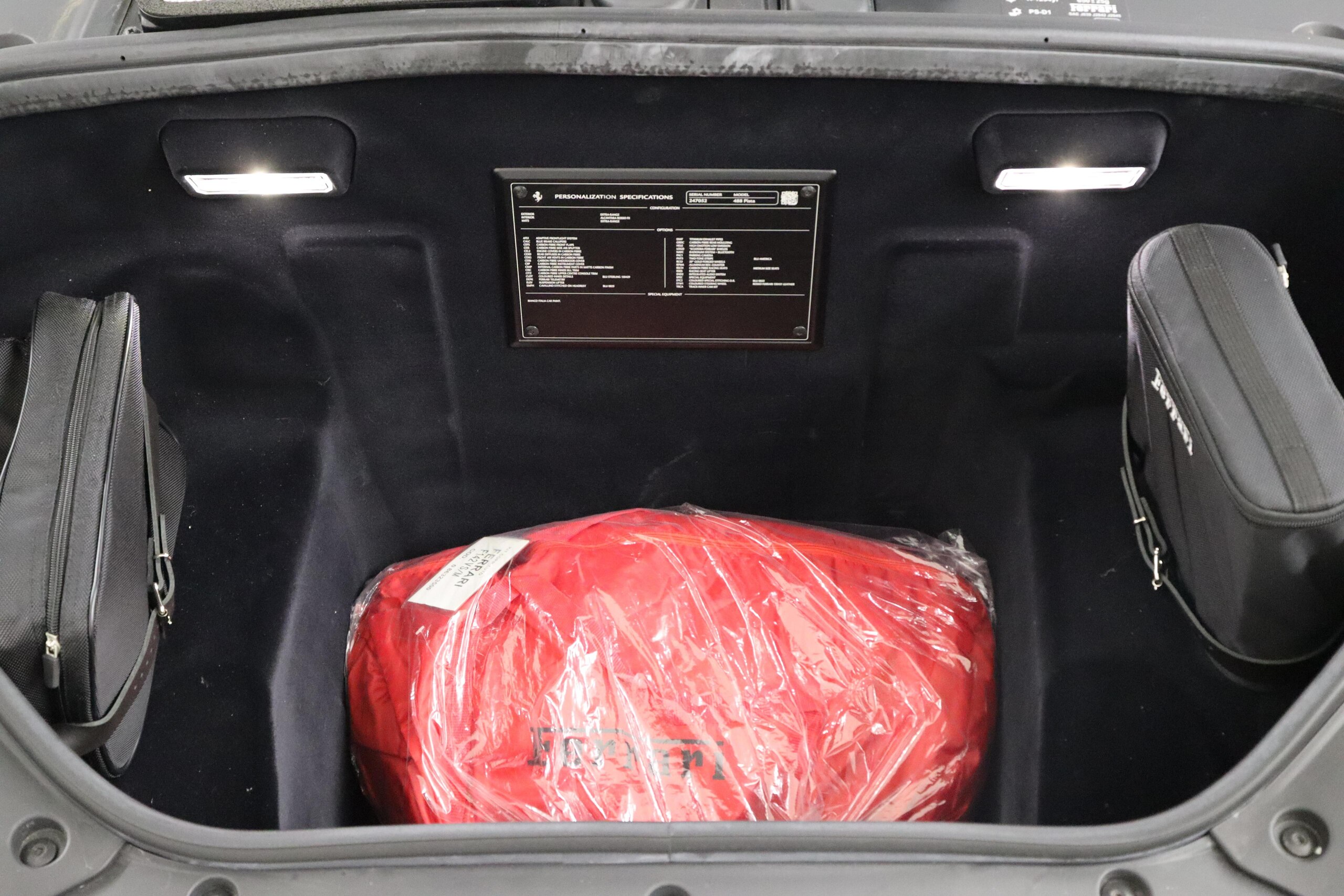 2019 Ferrari 488 Pista — Photo 17 / 18
