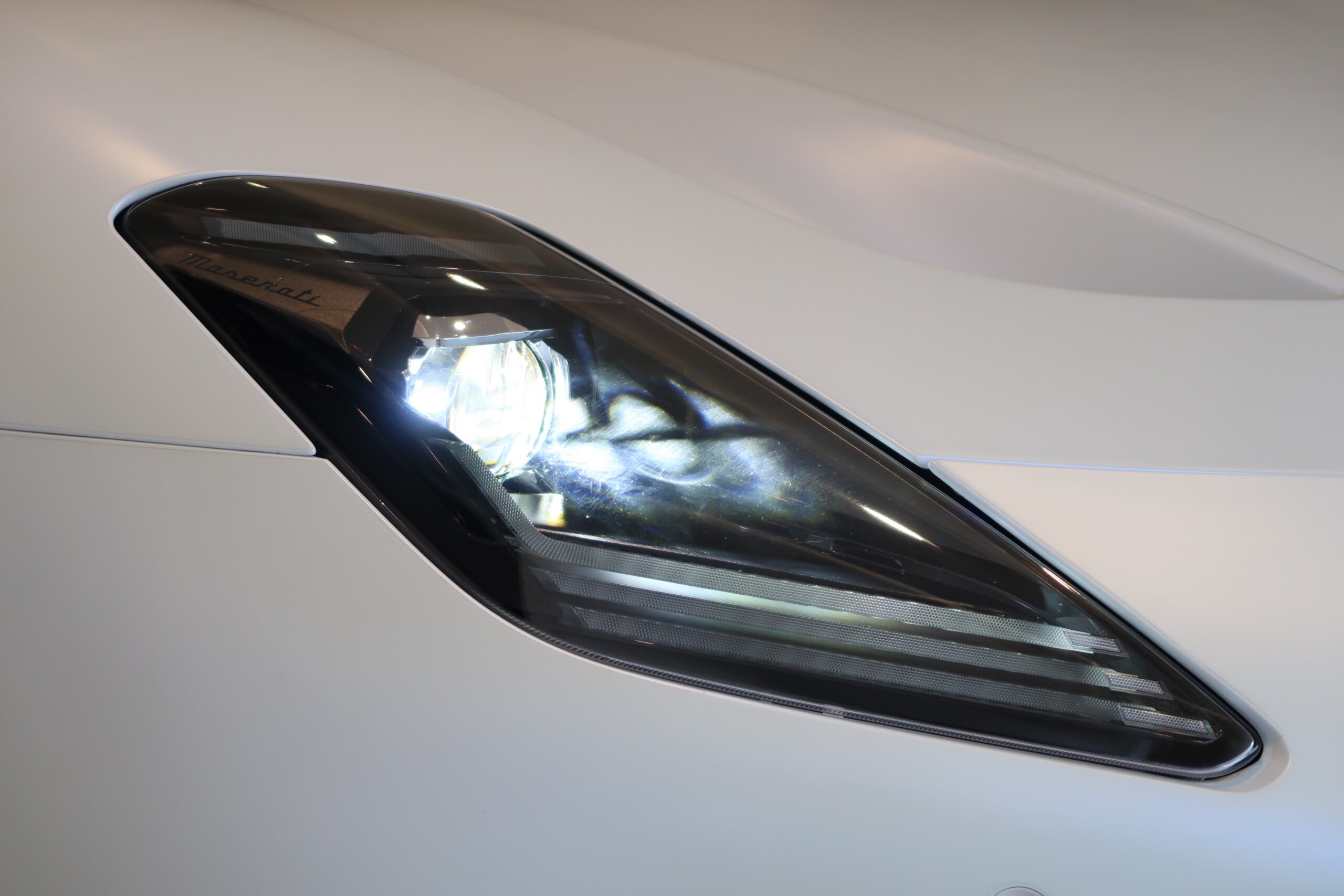 2022 Maserati MC20 — Photo 22 / 28