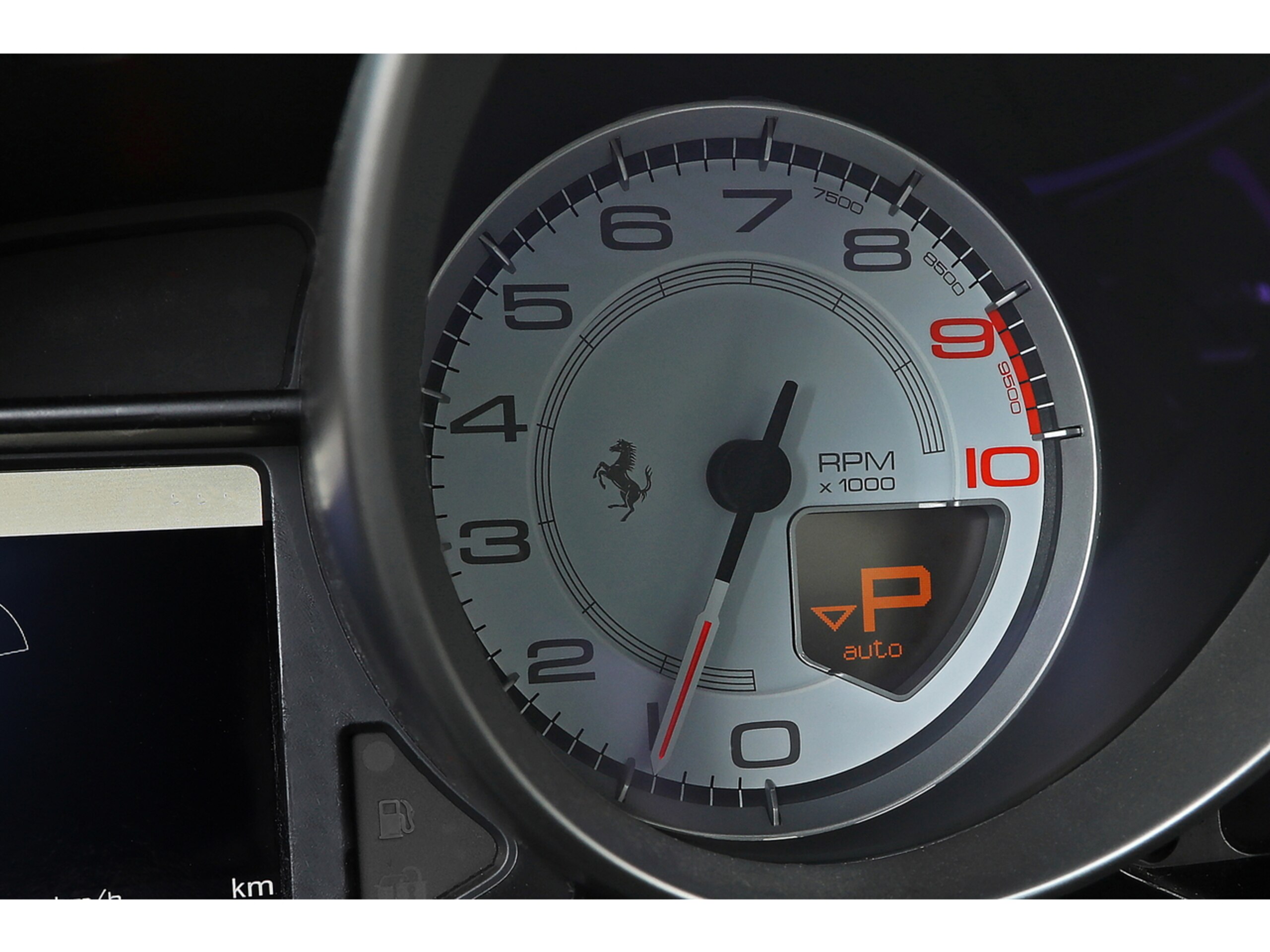 2010 Ferrari 458 Italia F1 DCT — Photo 38 / 40
