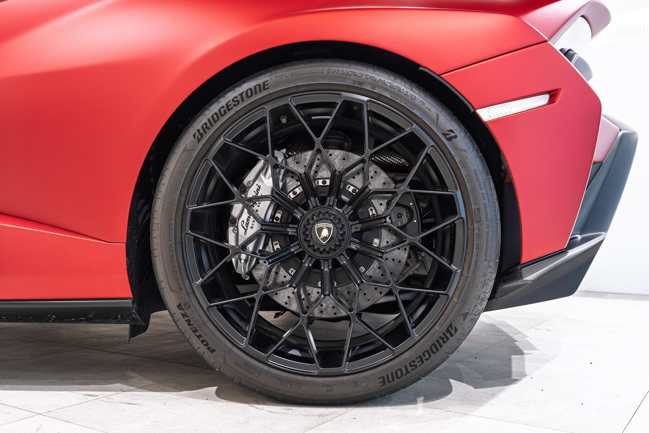 2022 Lamborghini Huracán STO — Photo 9 / 28