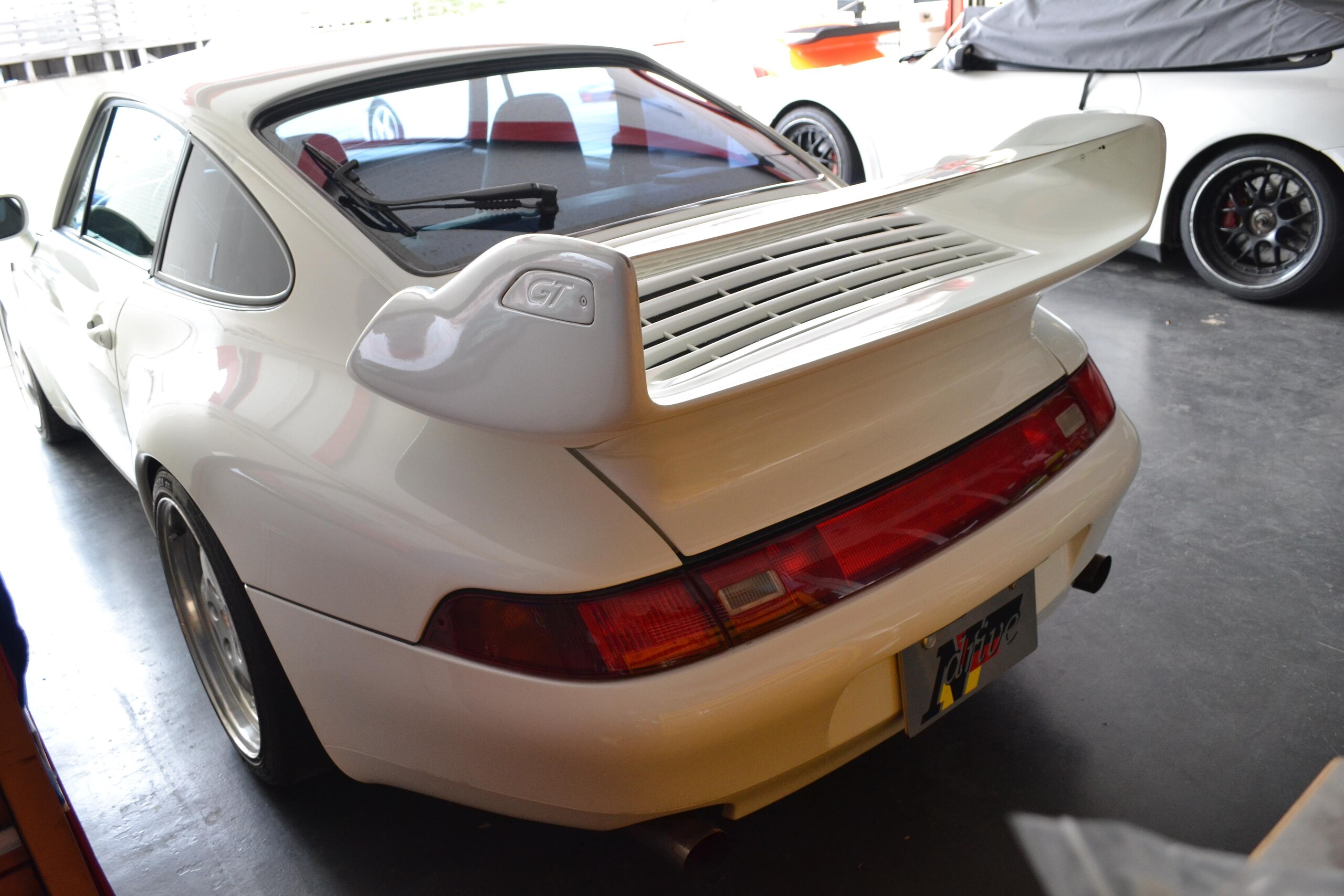 1995 Porsche 911 Carrera 2 — Photo 9 / 24