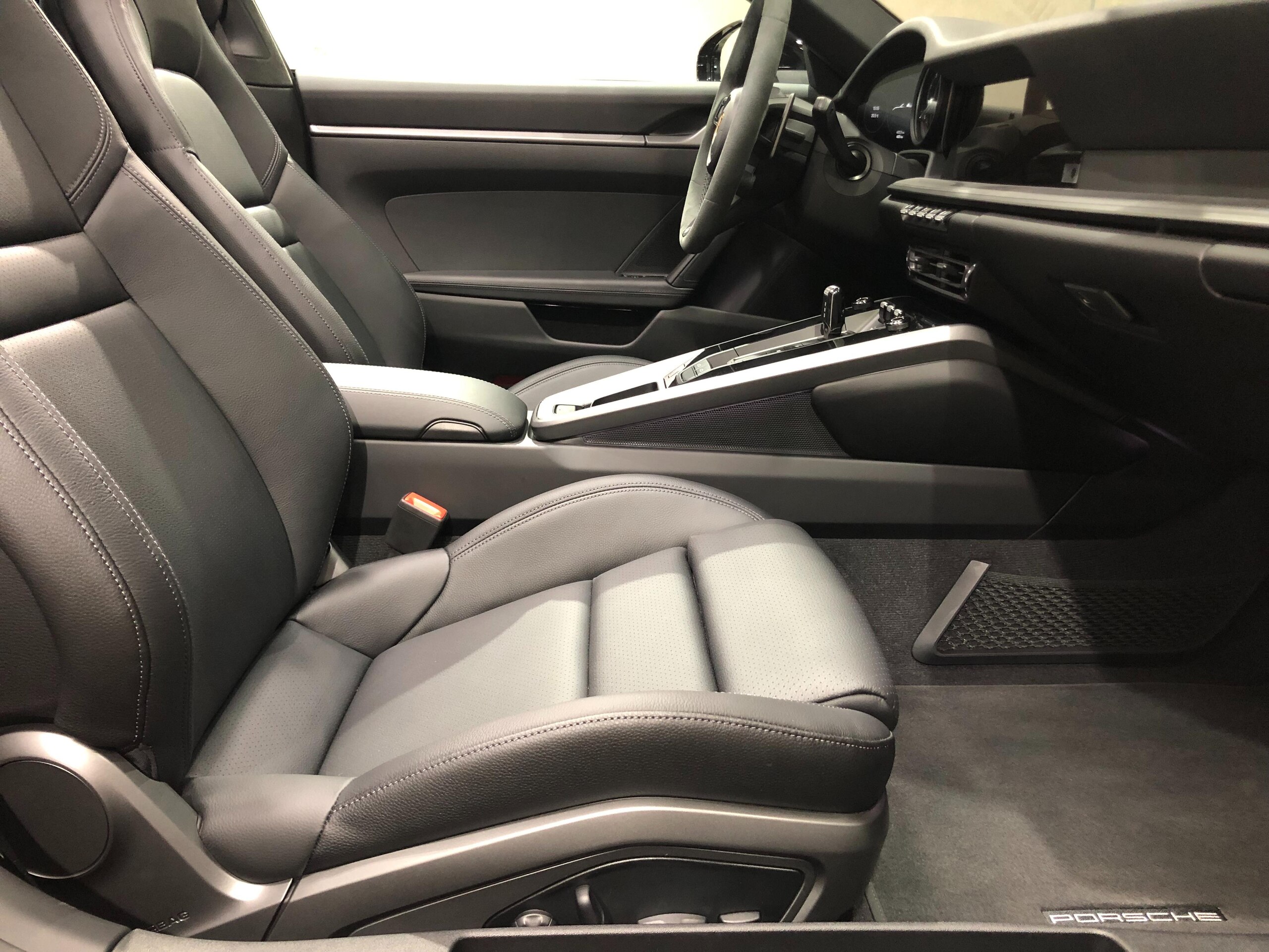 2024 Porsche 911 Targa 4 — Photo 22 / 26