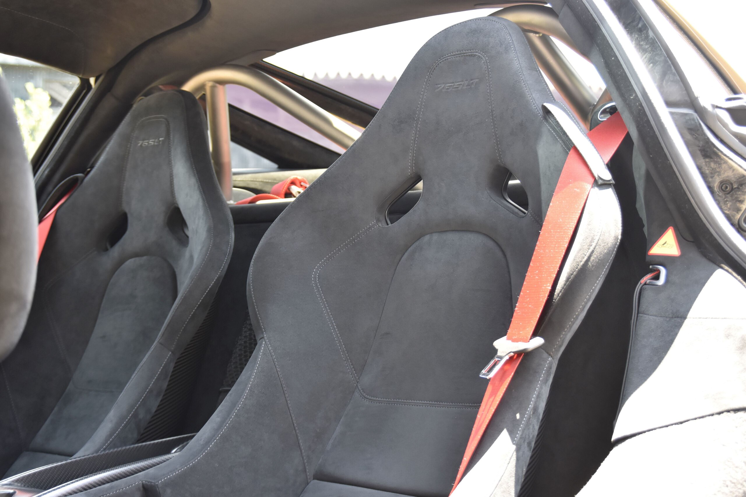 2021 McLaren 765LT — Photo 15 / 19