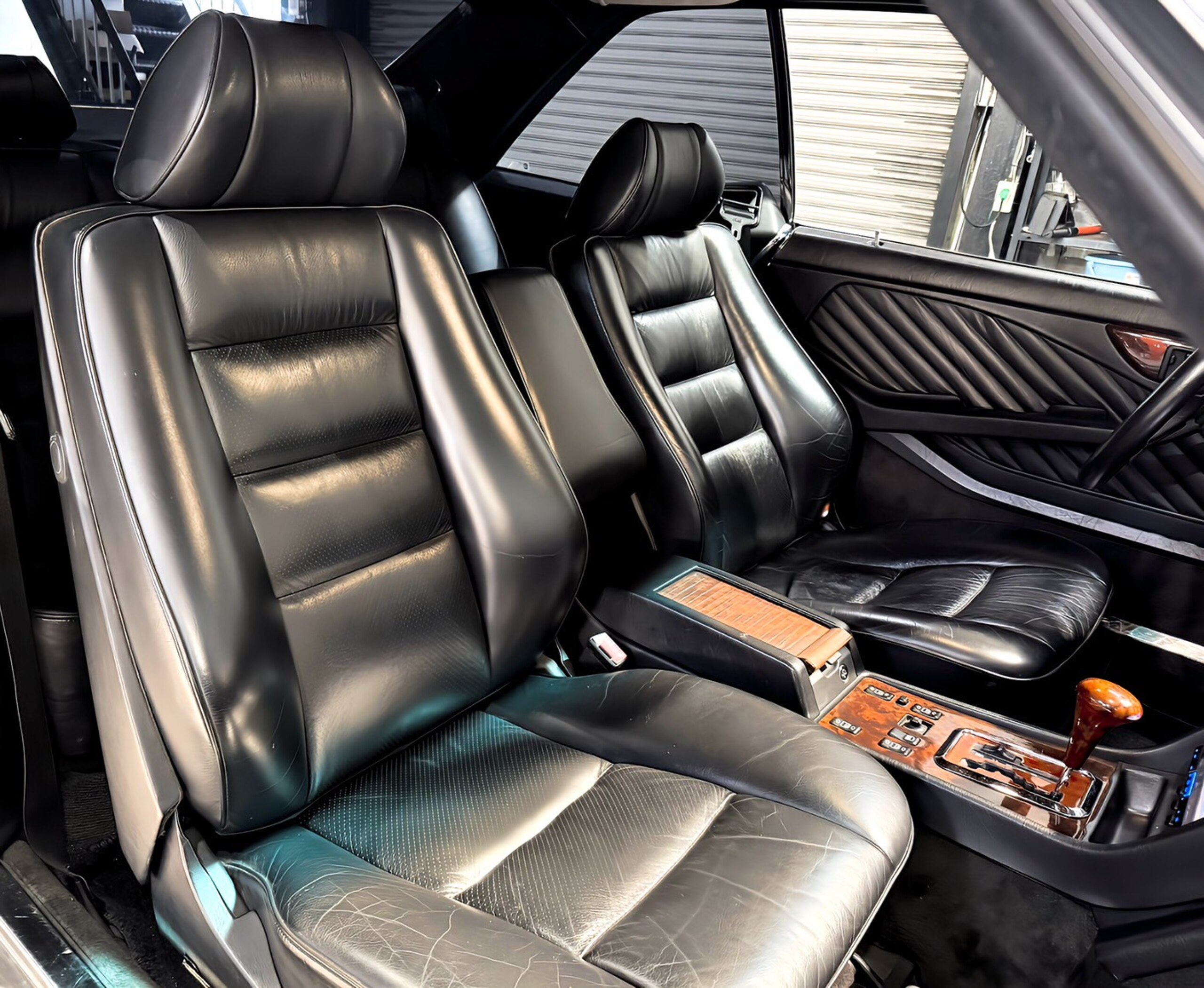 1991 Mercedes Benz 560SEC — Photo 17 / 21