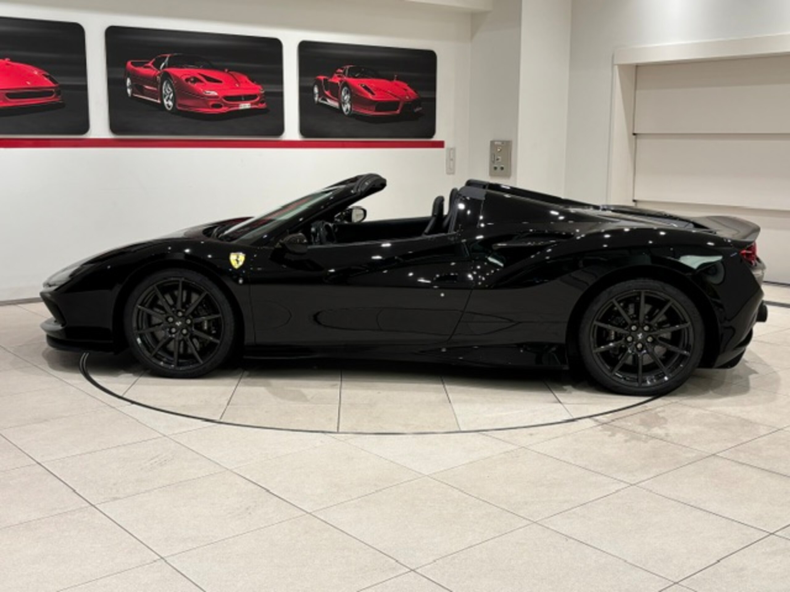 2022 Ferrari F8 Spider — Photo 10 / 26