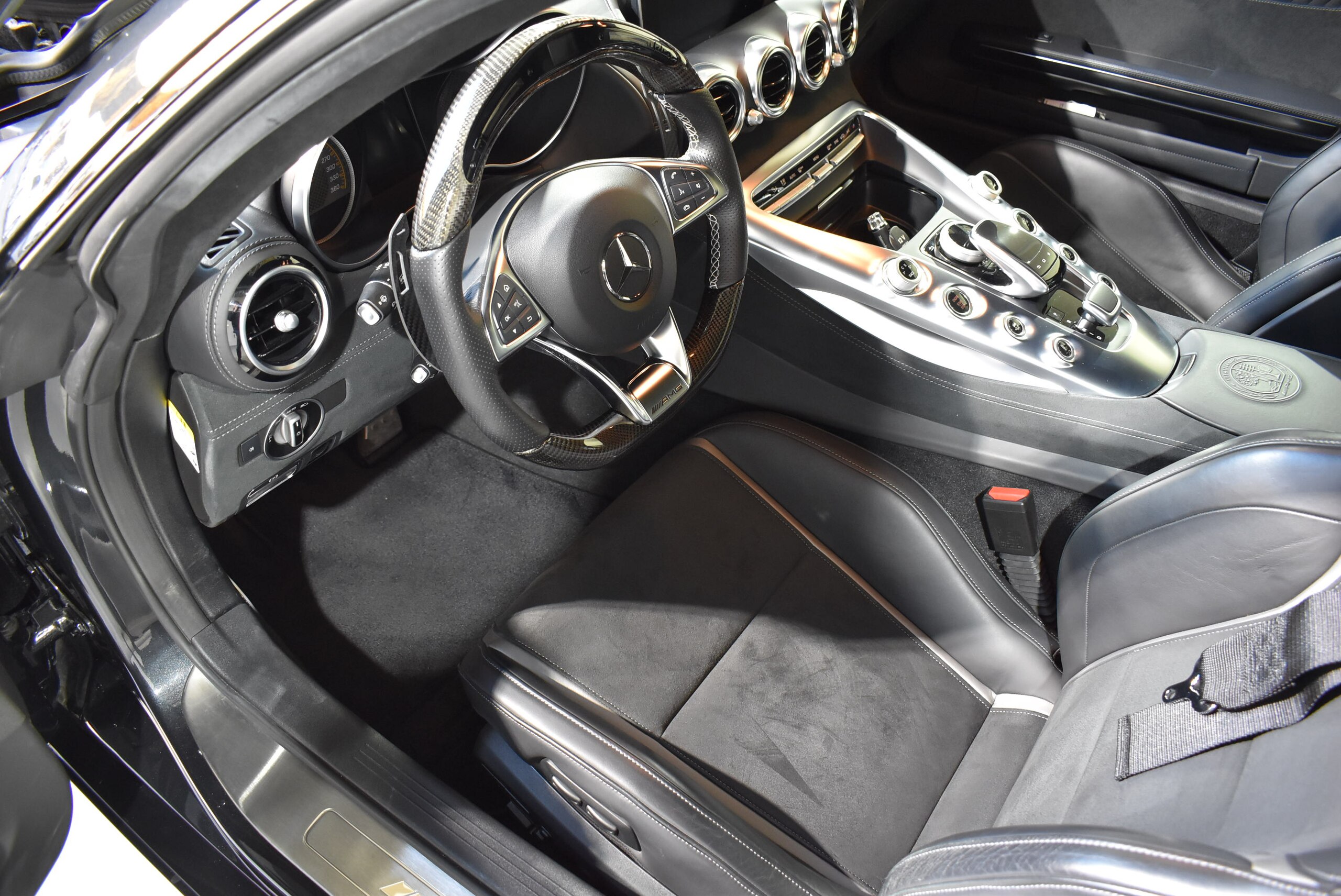 2016 Mercedes Benz AMG GT S — Photo 6 / 17
